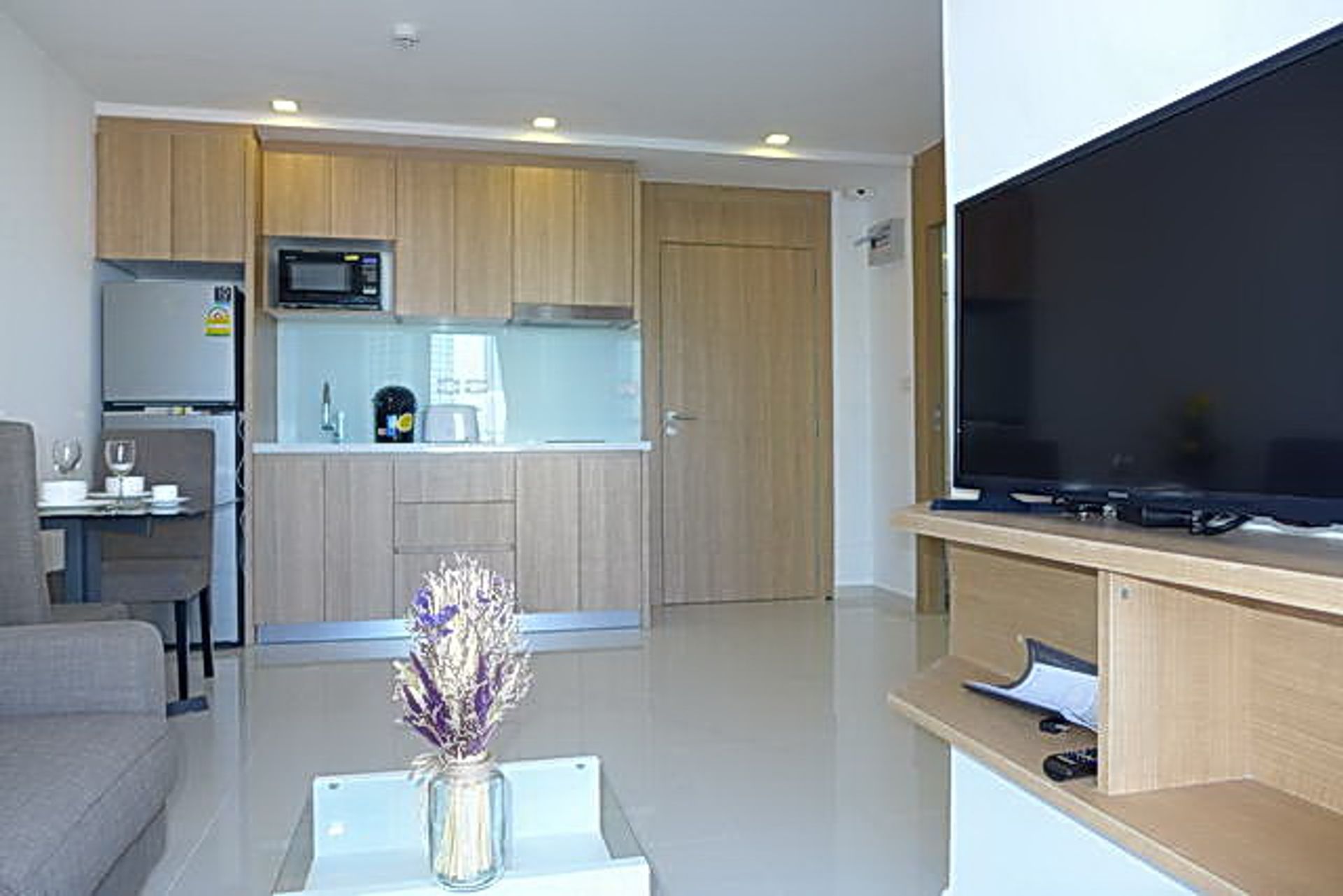 Condominium in Ban Phatthaya Tai, Chonburi 10105564