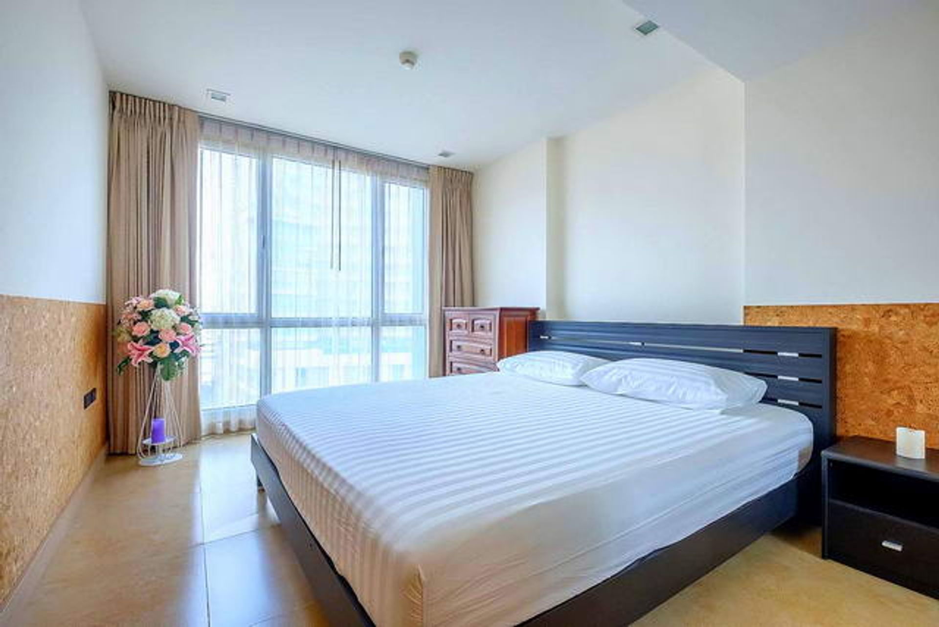 Condominium in Ban Phatthaya Tai, Chonburi 10105566