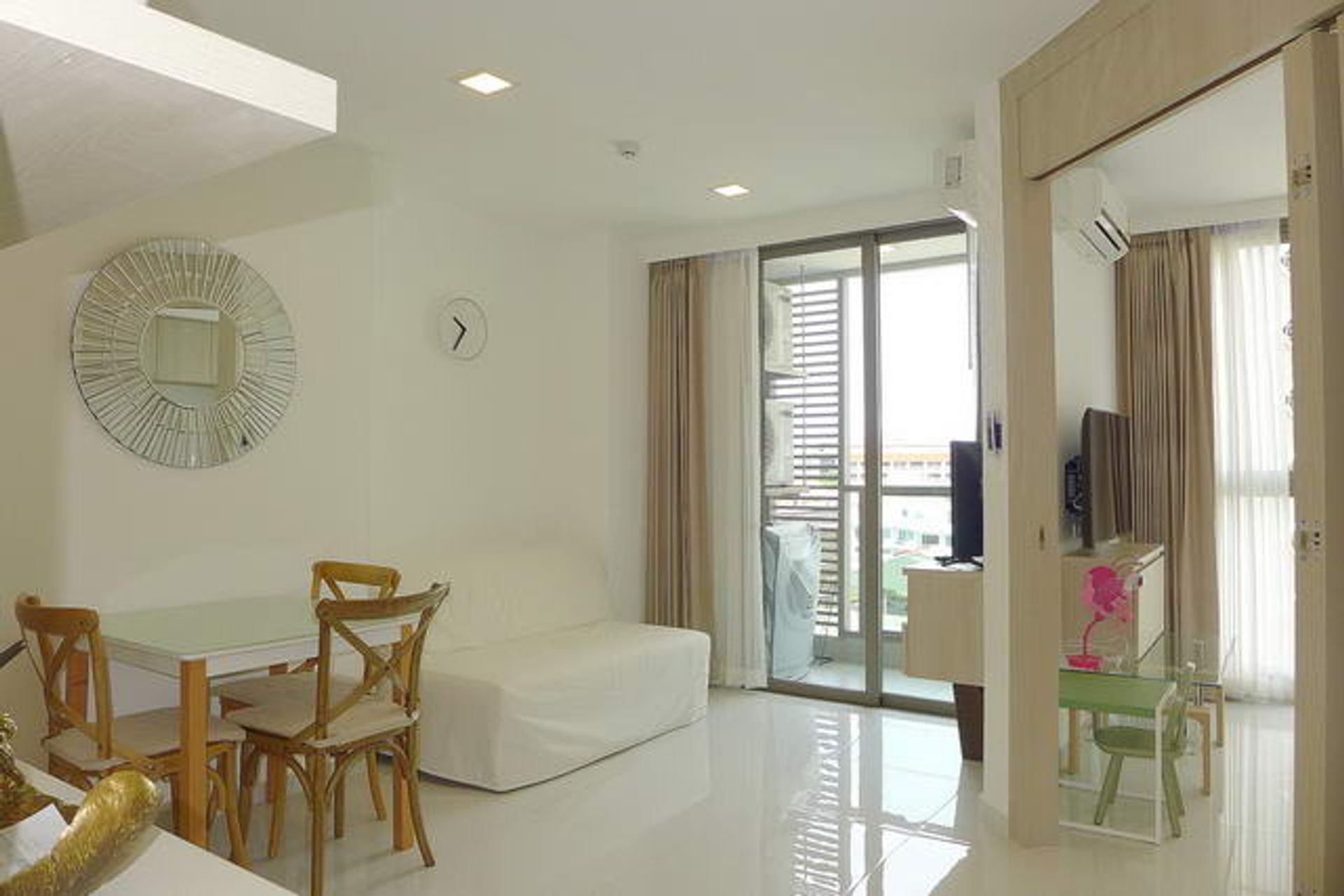 Condominio nel Divieto Phatthaya Tai, Chon Buri 10105567