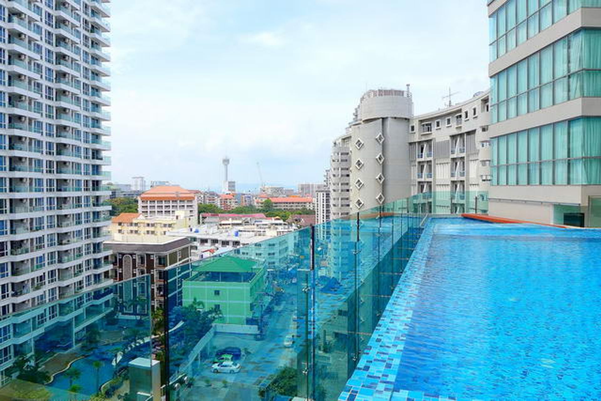 Condominium dans Phratamnak, Chonburi 10105567