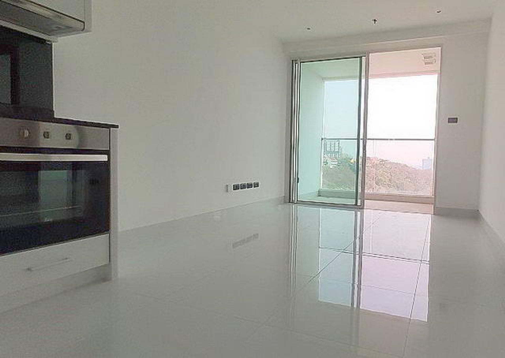 Condominium dans Ban Phatthaya Tai, Chonburi 10105570