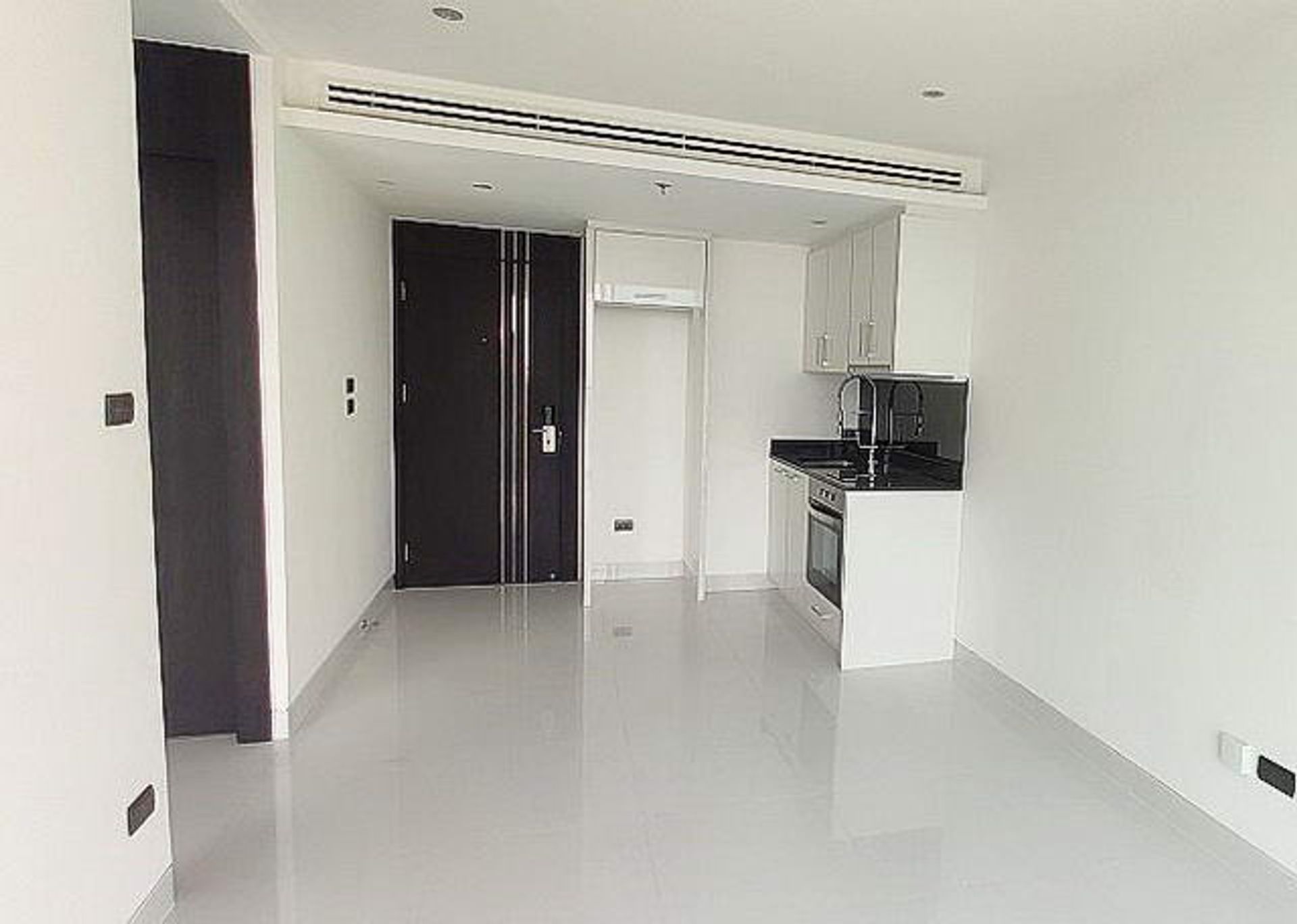 Condominium in Ban Phatthaya Tai, Chonburi 10105570