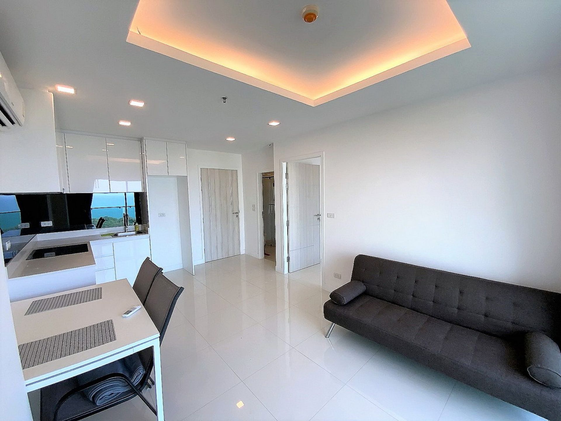 Condominium in Ban Laem Mai Ruak, Chon Buri 10105576