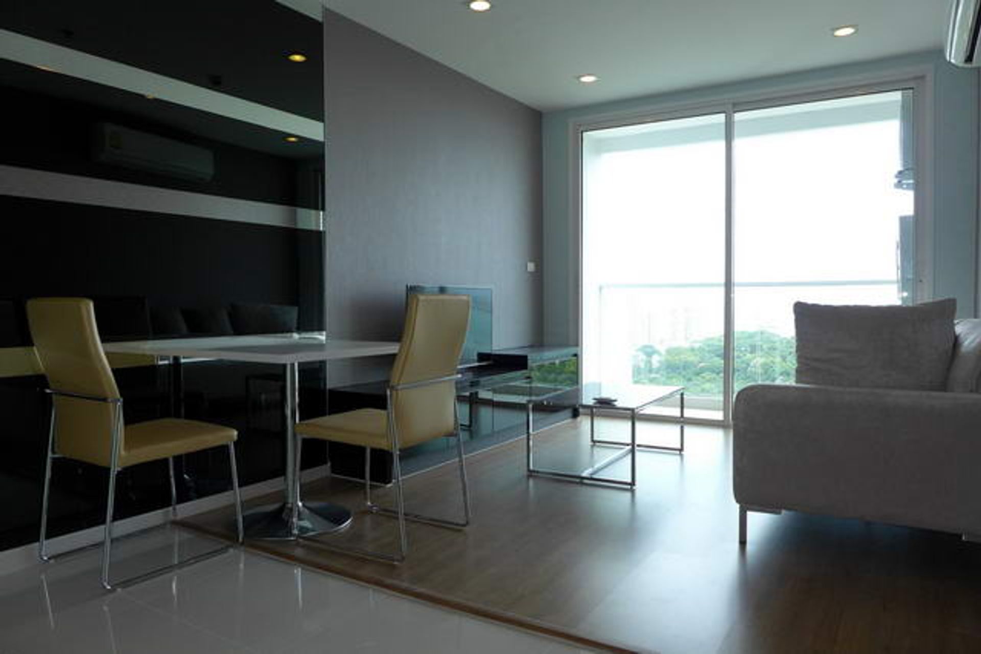 Condominio nel Divieto Phatthaya Tai, Chon Buri 10105583