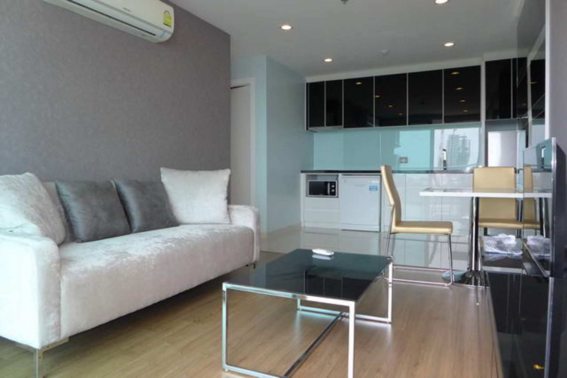 Condominio nel Divieto Phatthaya Tai, Chon Buri 10105583