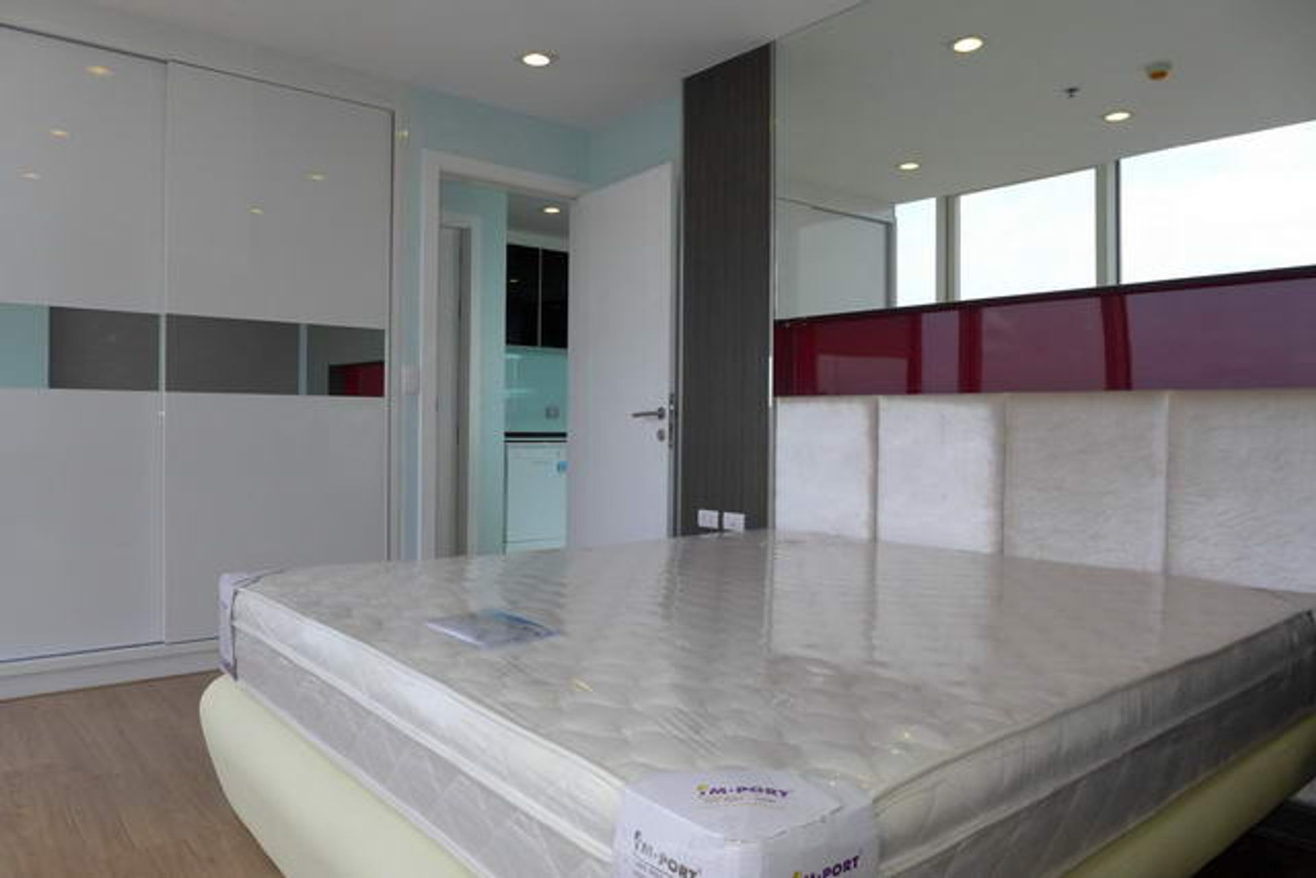 Condominio nel Divieto Phatthaya Tai, Chon Buri 10105583