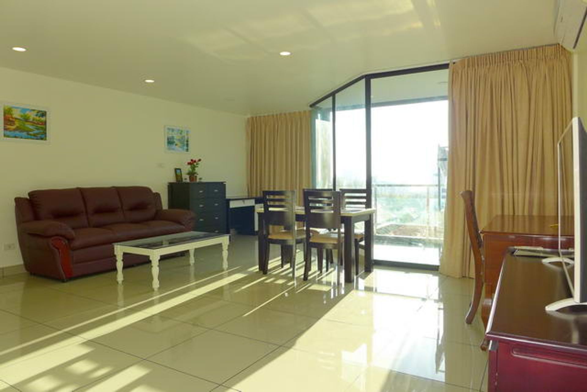 Condominio nel Divieto Phatthaya Tai, Chon Buri 10105584