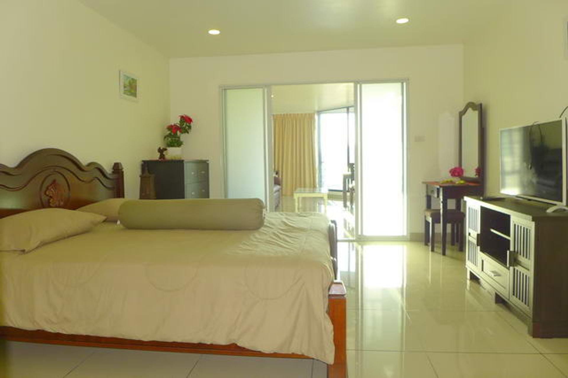 Condominium in Phratamnak, Chonburi 10105584