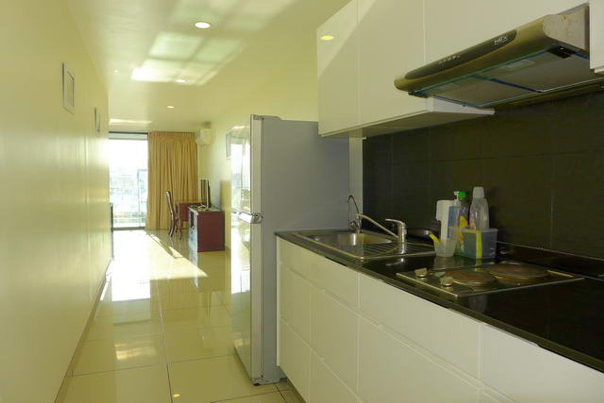 Condominium in Phratamnak, Chonburi 10105584