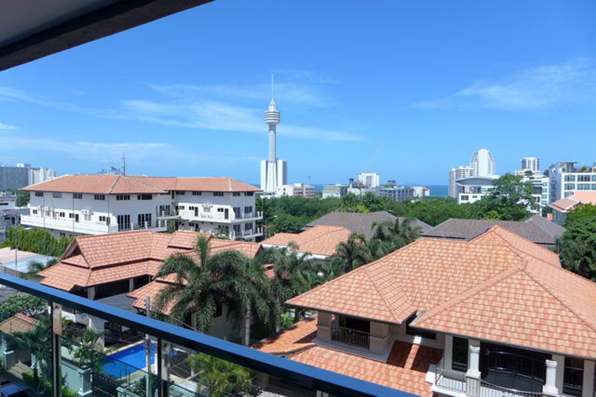 Condominium in Phratamnak, Chonburi 10105584