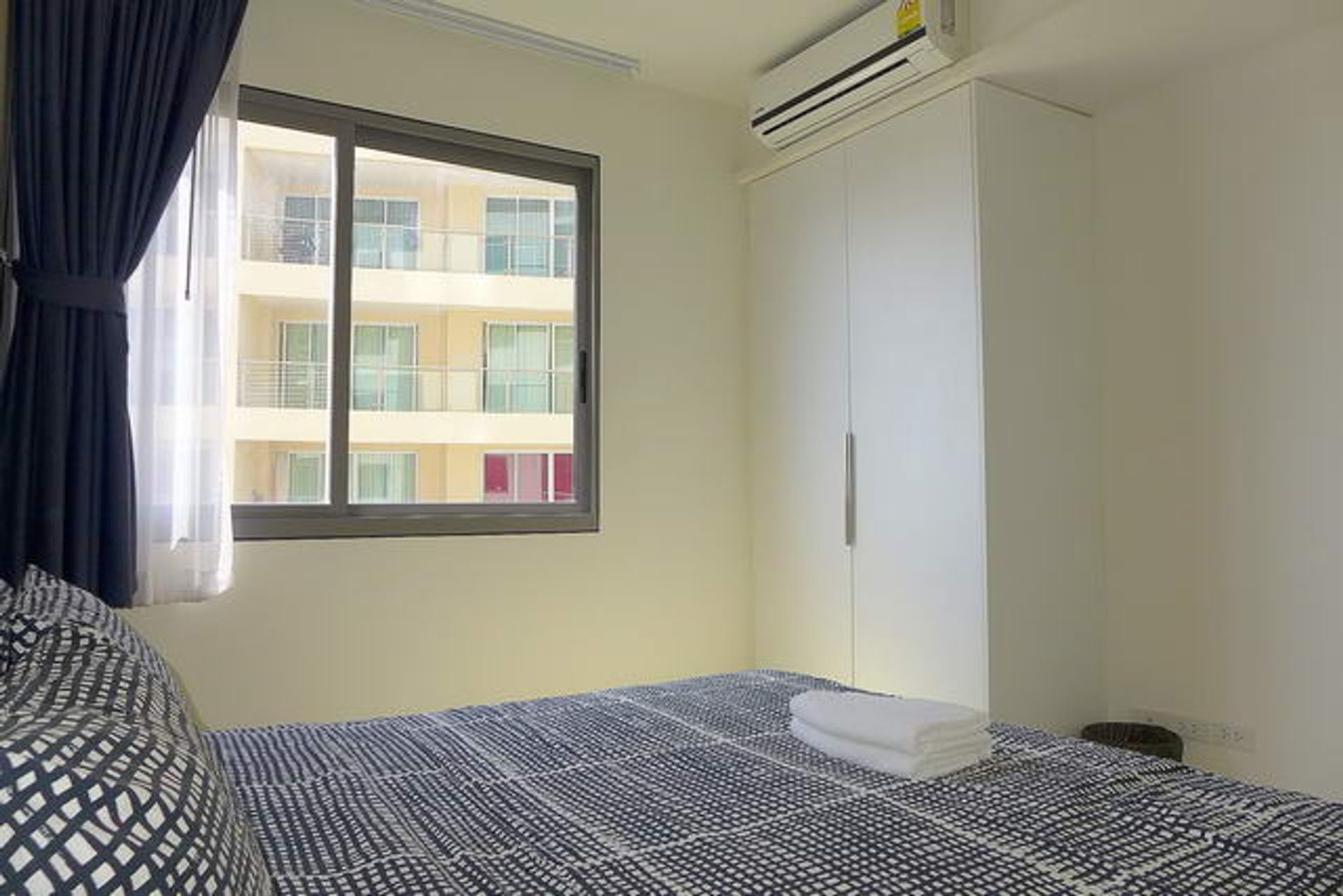 Condominium in Ban Phatthaya Tai, Chon Buri 10105587