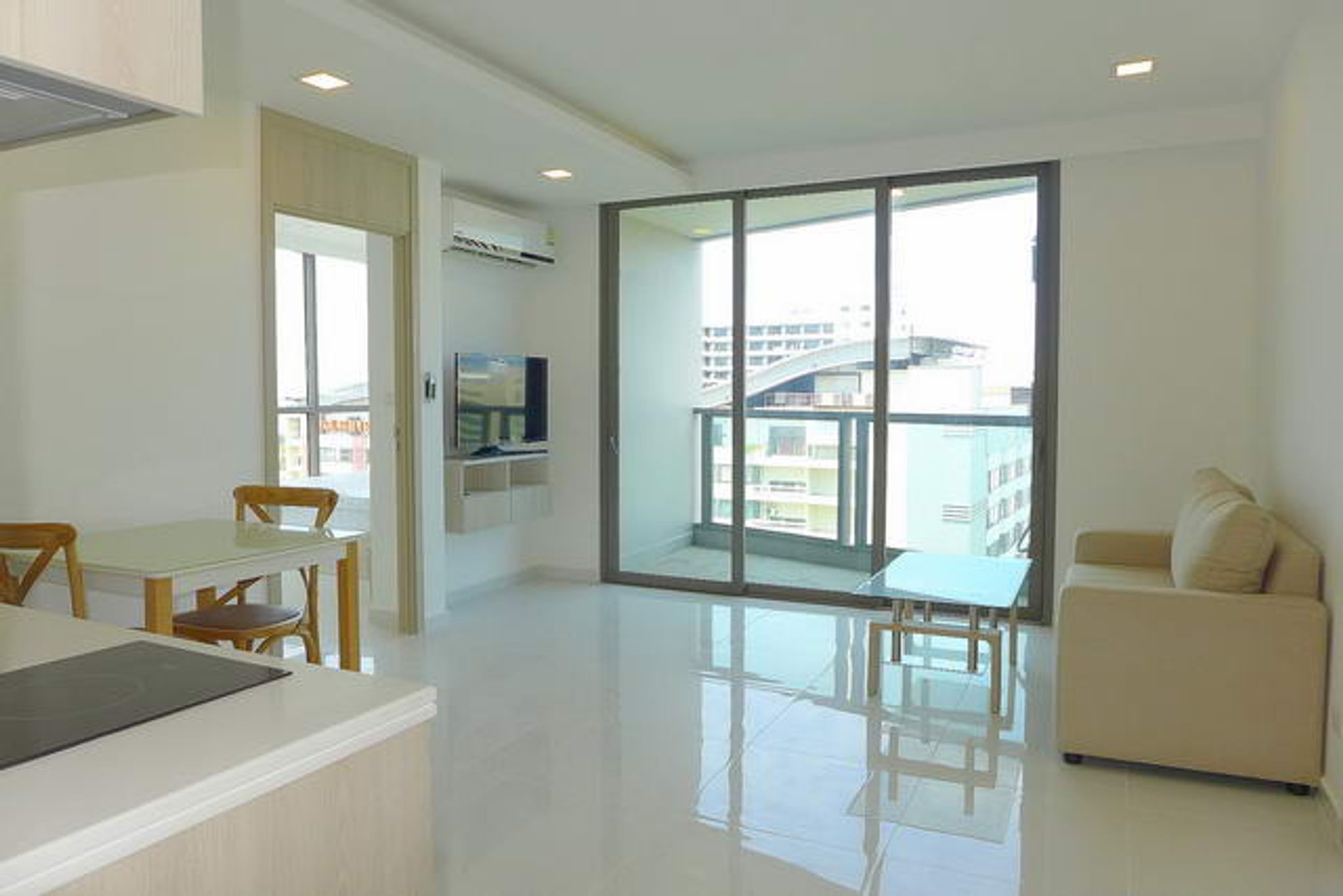 Condominio nel Divieto Phatthaya Tai, Chon Buri 10105595