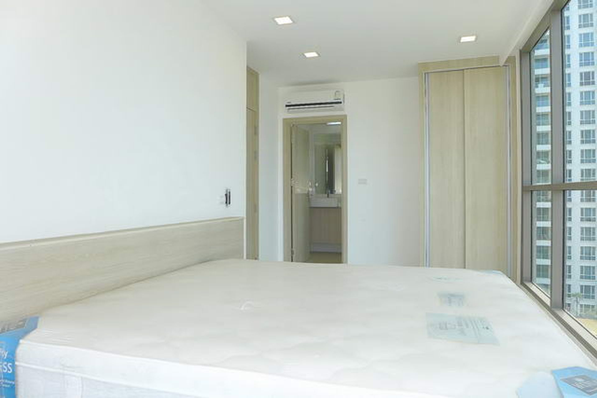 Condominium dans Ban Phatthaya Tai, Chonburi 10105595