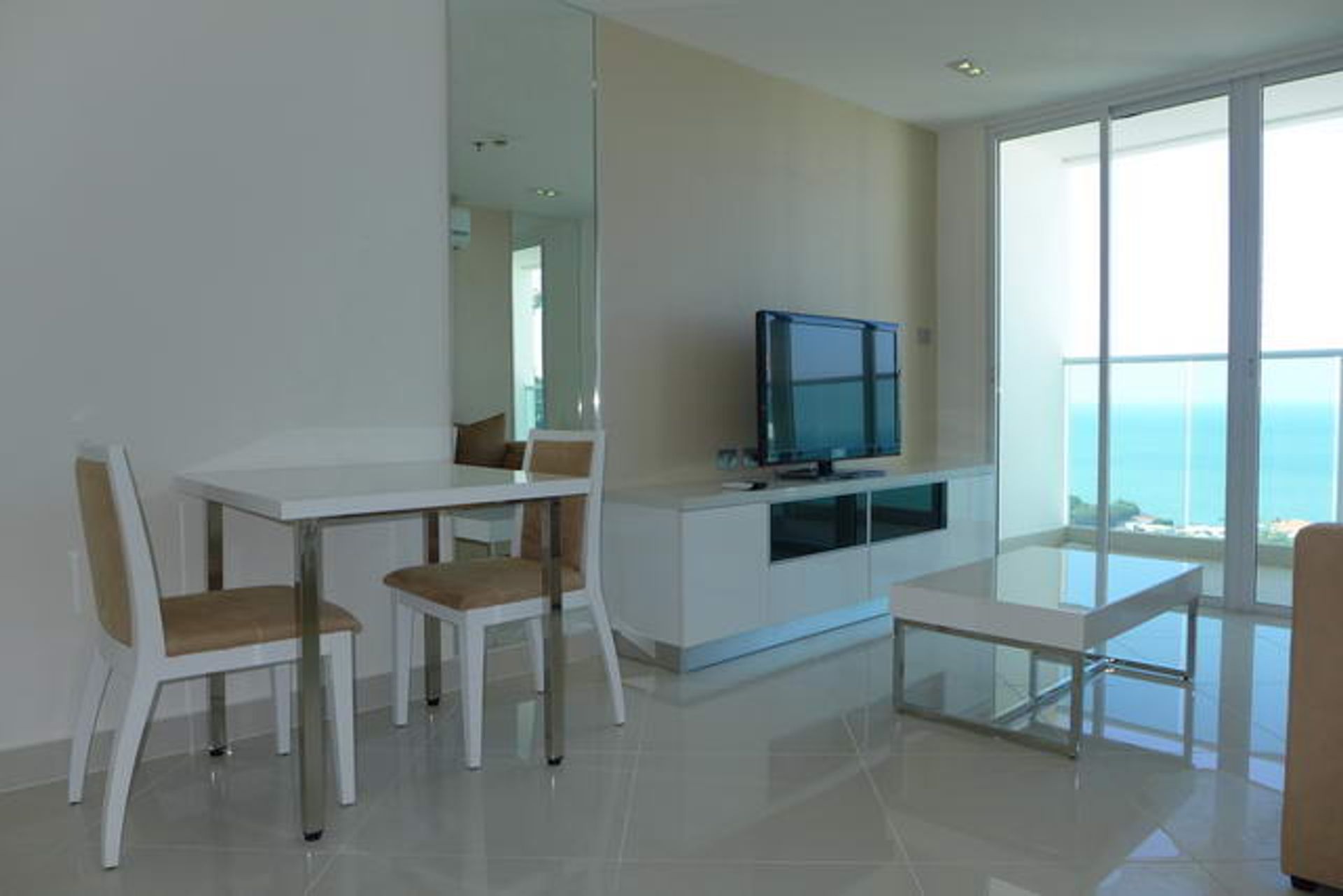 Condominio en Ban Phatthaya Tai, Chonburi 10105596