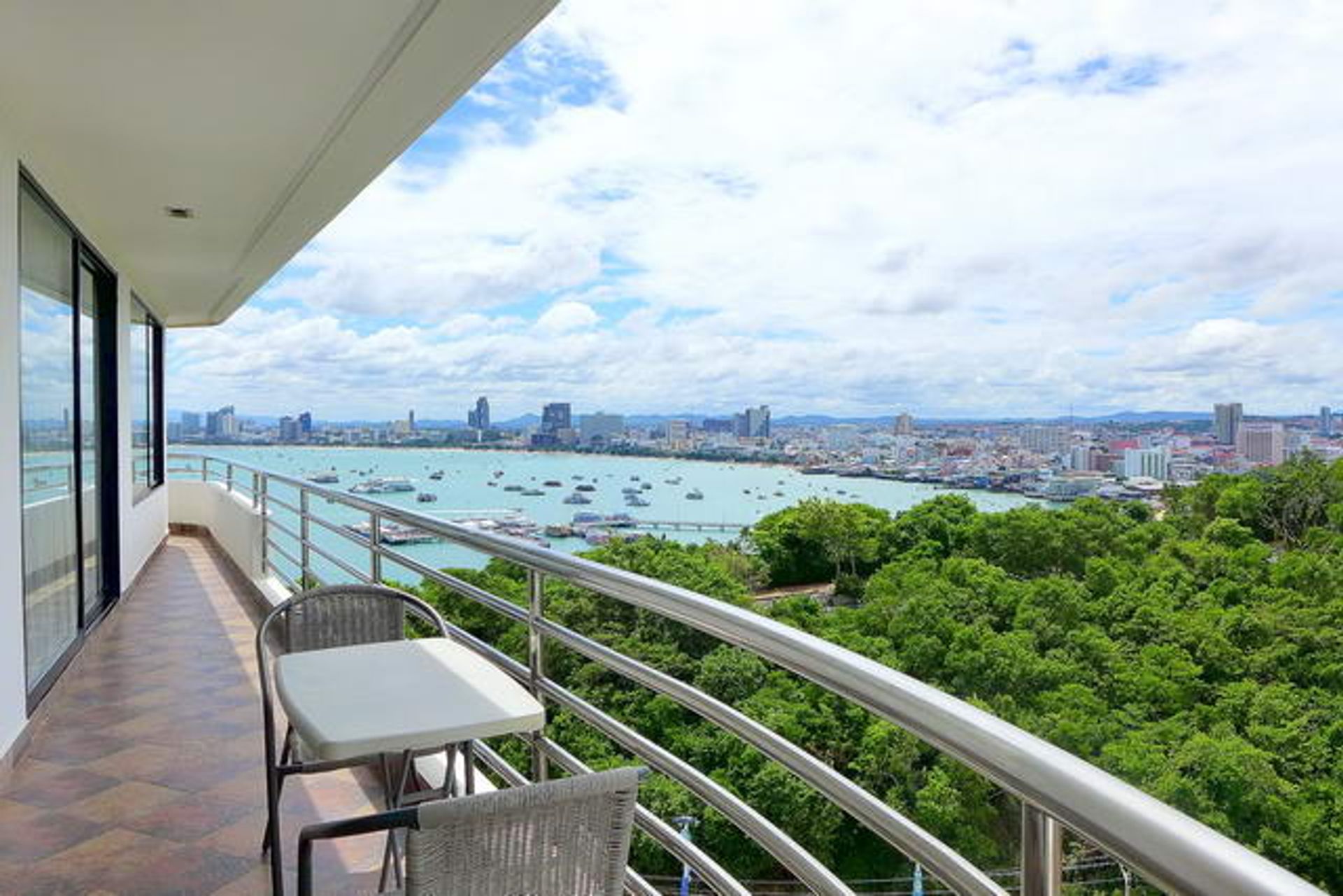 Condominio nel Ban Phatthaya Tai, Chon Buri 10105618