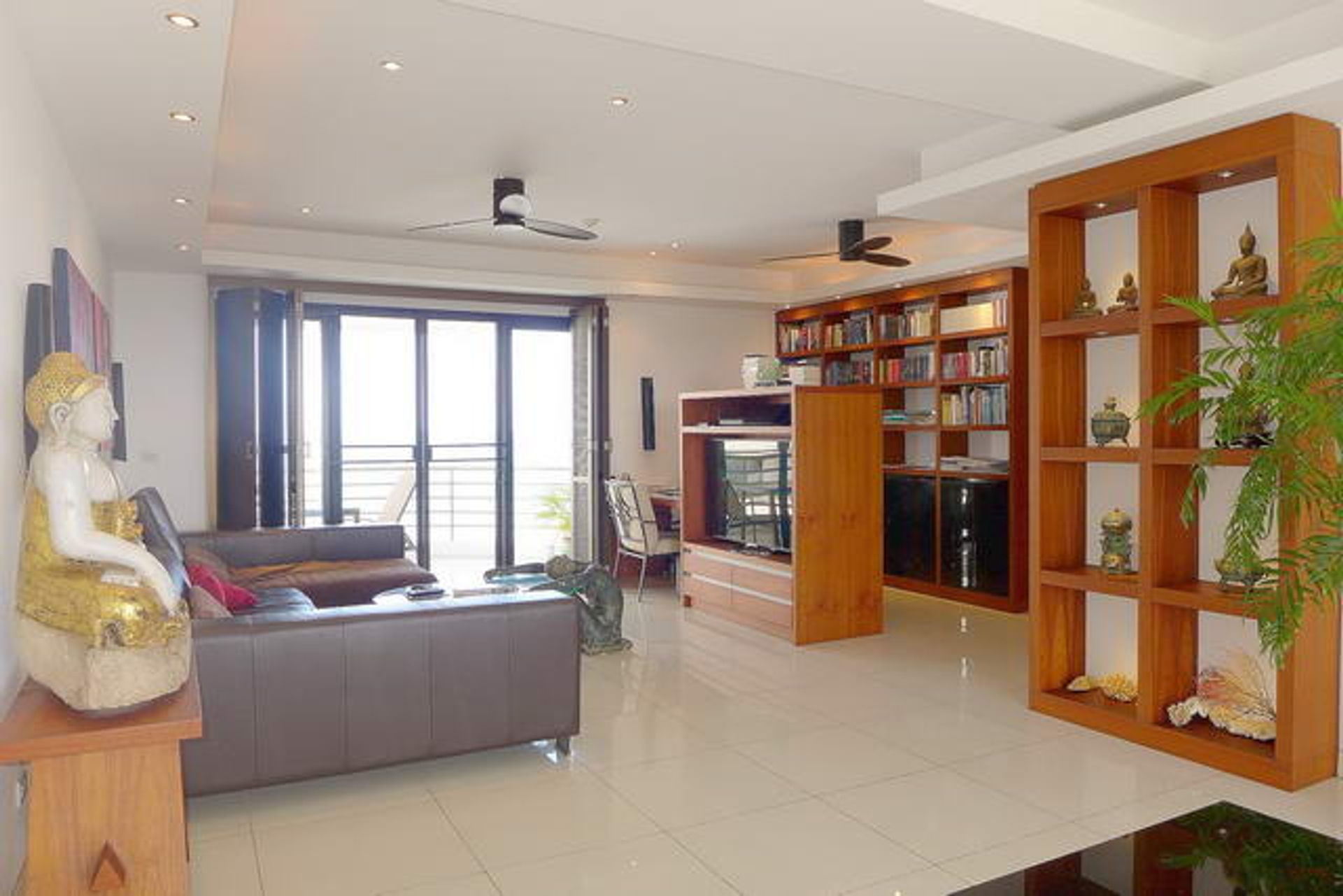 Condominium in Ban Phatthaya Tai, Chon Buri 10105619