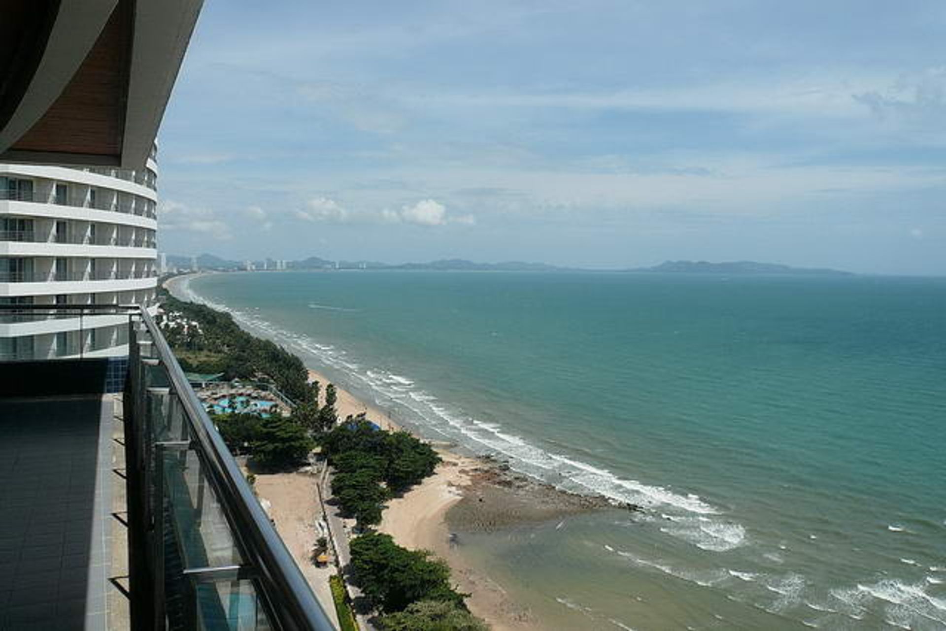 Condominium in Ban Laem Mai Ruak, Chon Buri 10105621