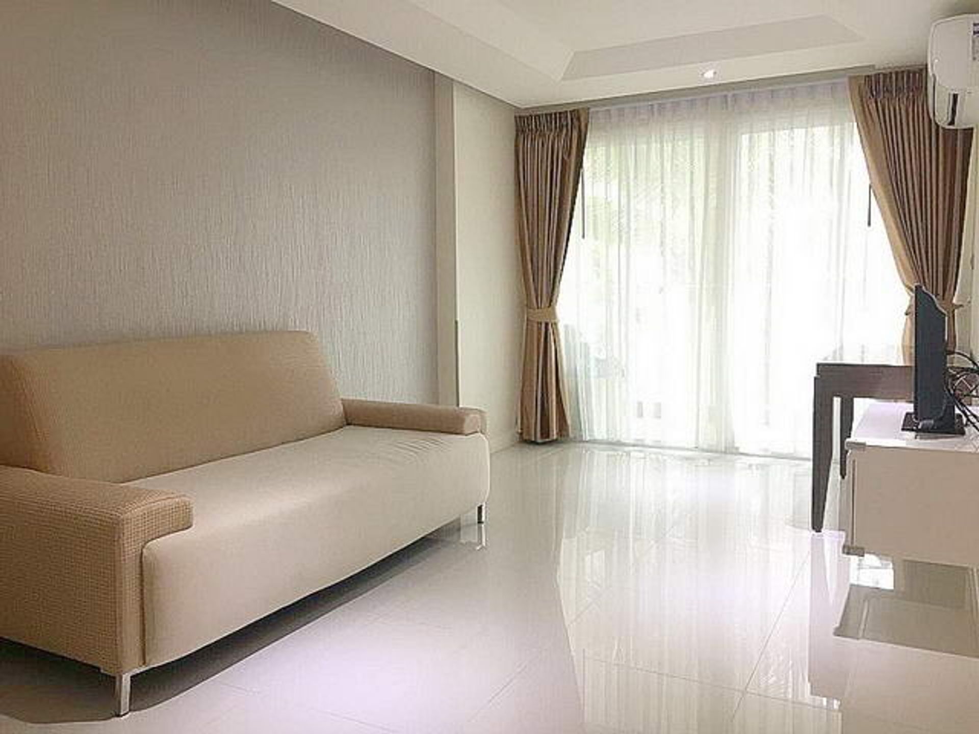 Condominium in Ban Phatthaya Tai, Chon Buri 10105624