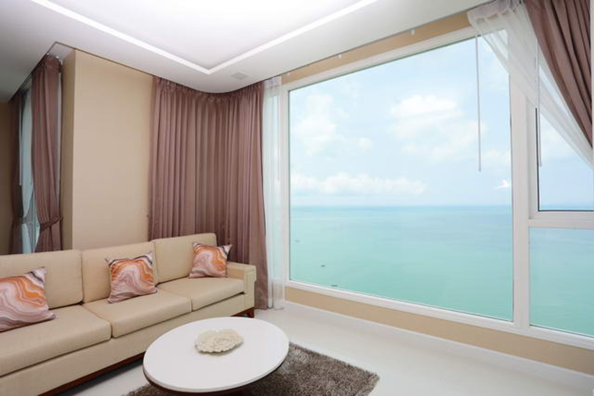 Condominium in Ban Noen Banphot, Chon Buri 10105632