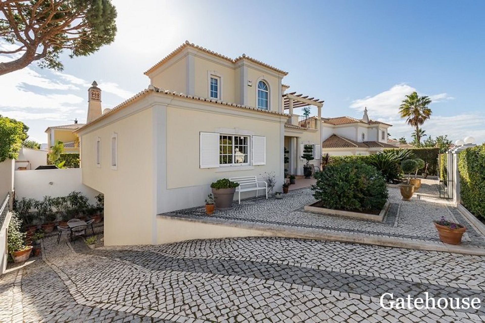 жилой дом в Quinta Do Lago, Algarve Central 10105695