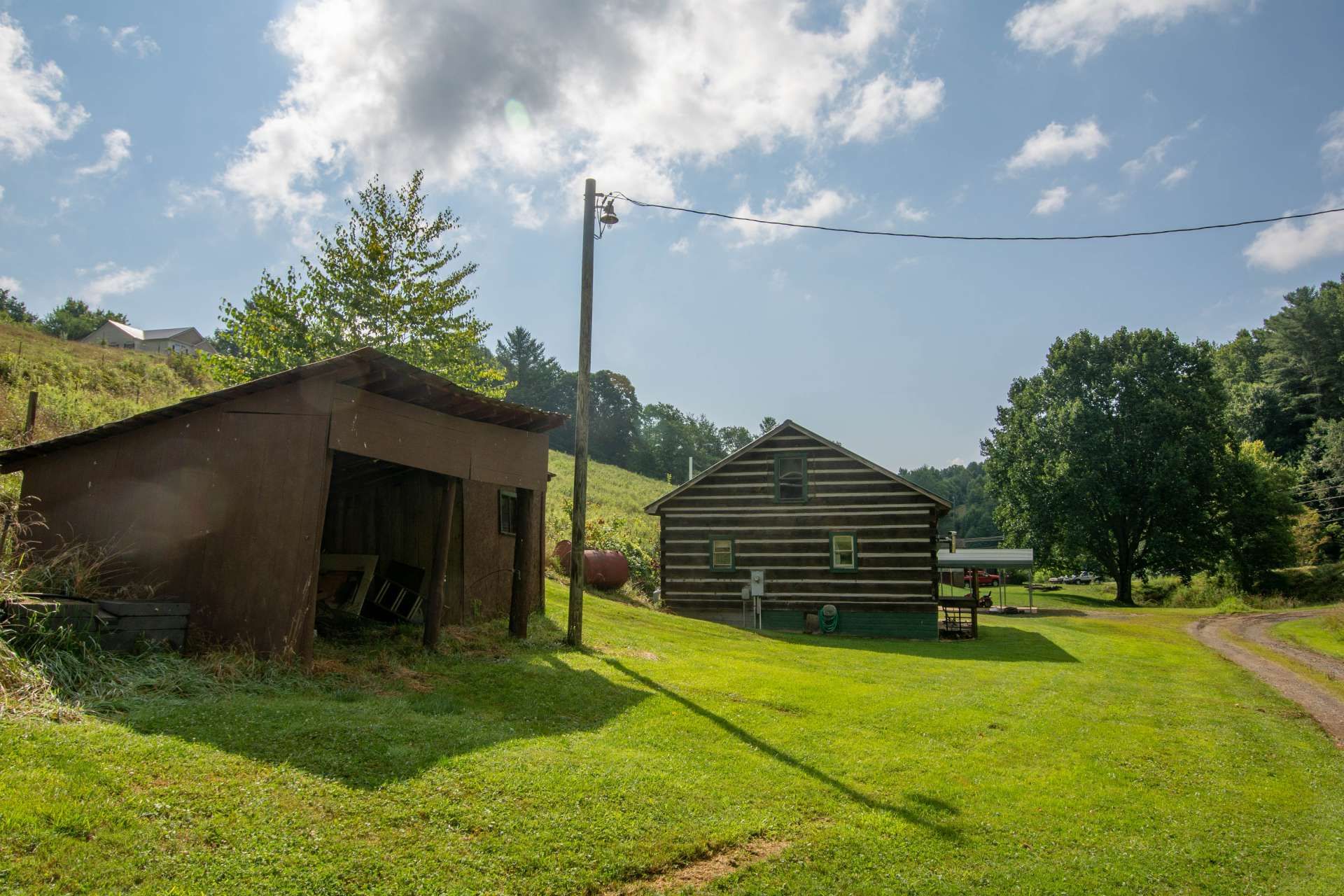 House in Lansing, North Carolina 10106926