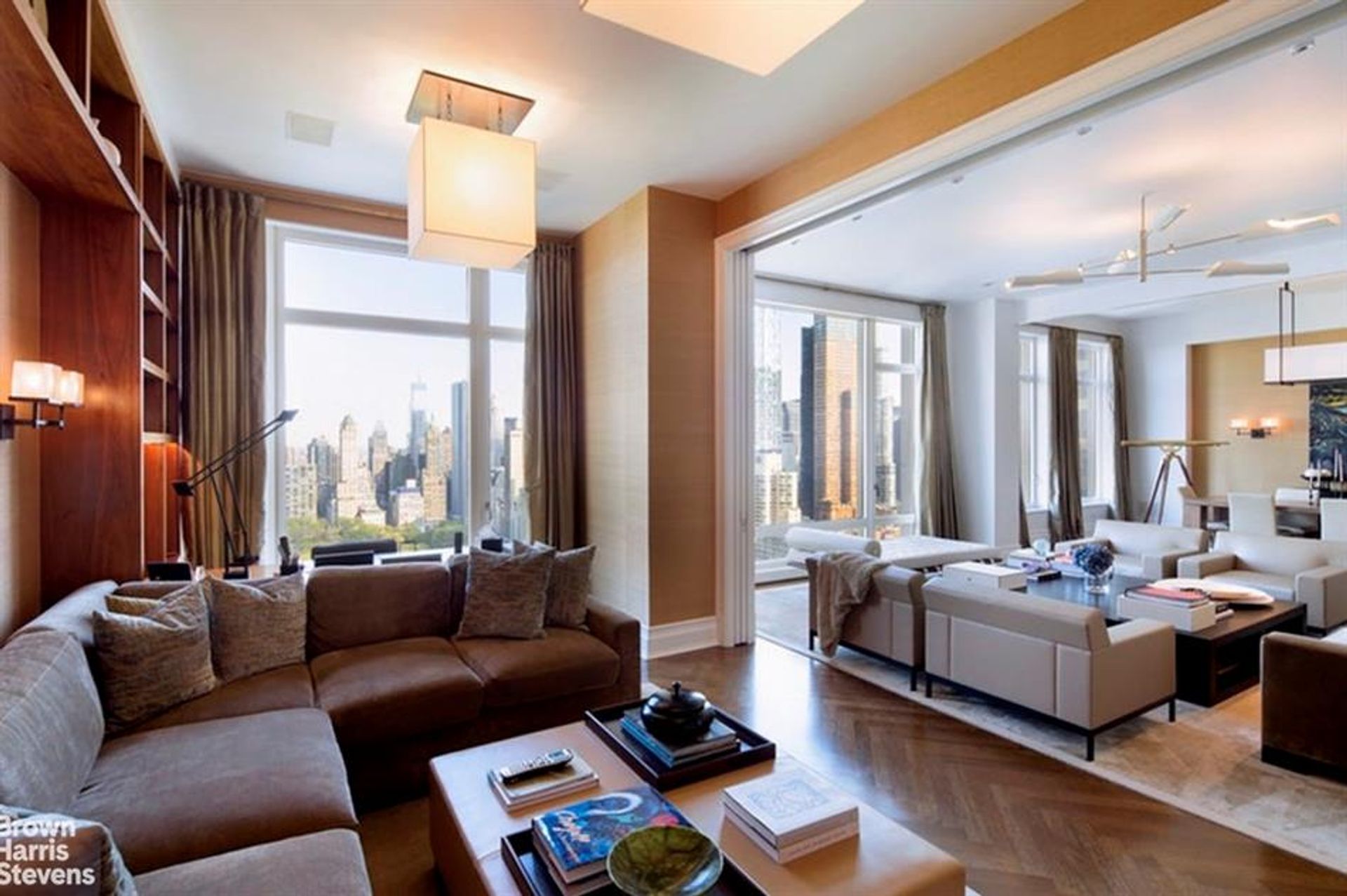 Condominium in Manhattan, New York 10107268