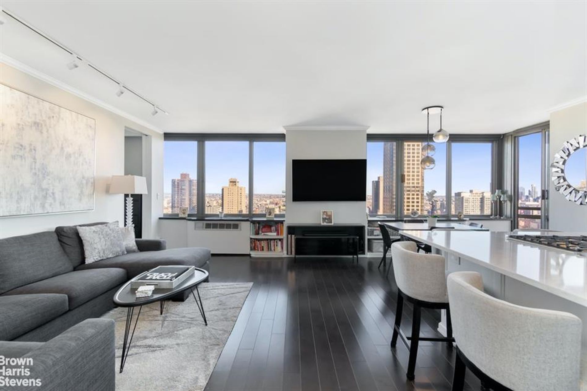 Condominium in Manhattan, New York 10107629