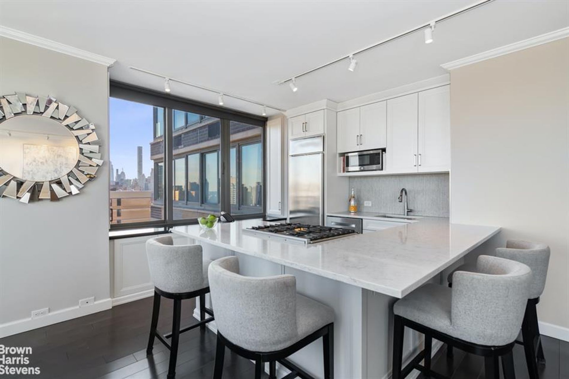 Condominium in Manhattan, New York 10107629