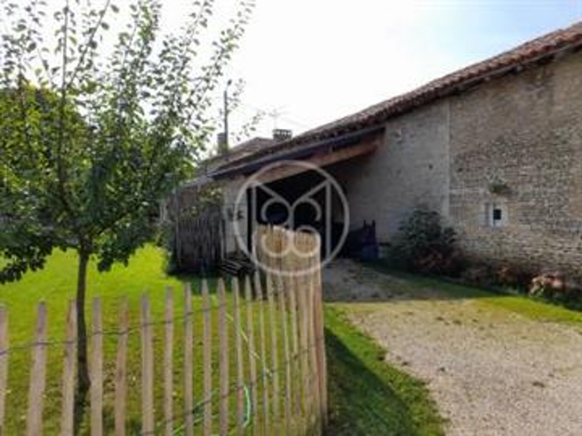 House in Civray, Nouvelle-Aquitaine 10108089