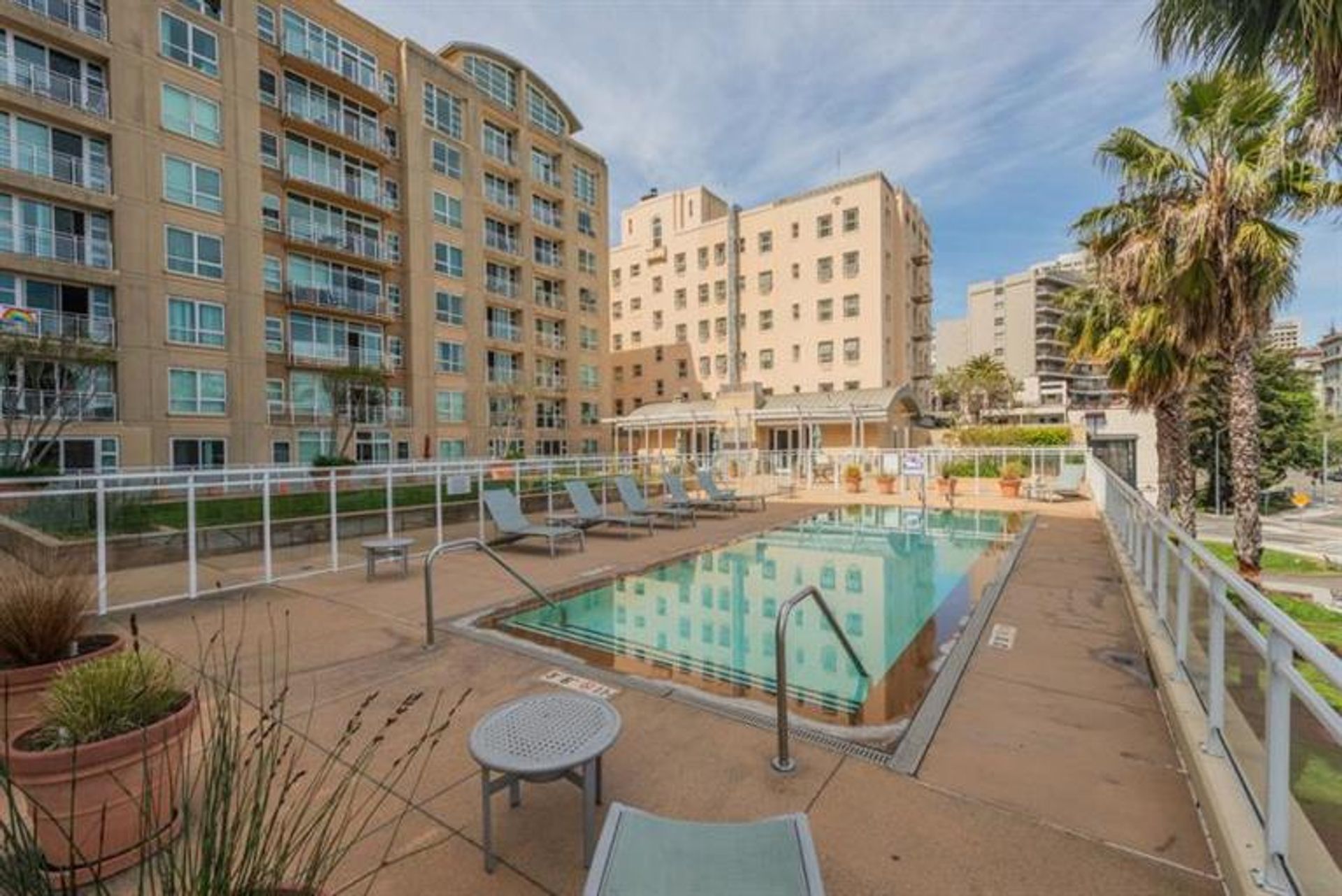 Condominium dans , California 10108613