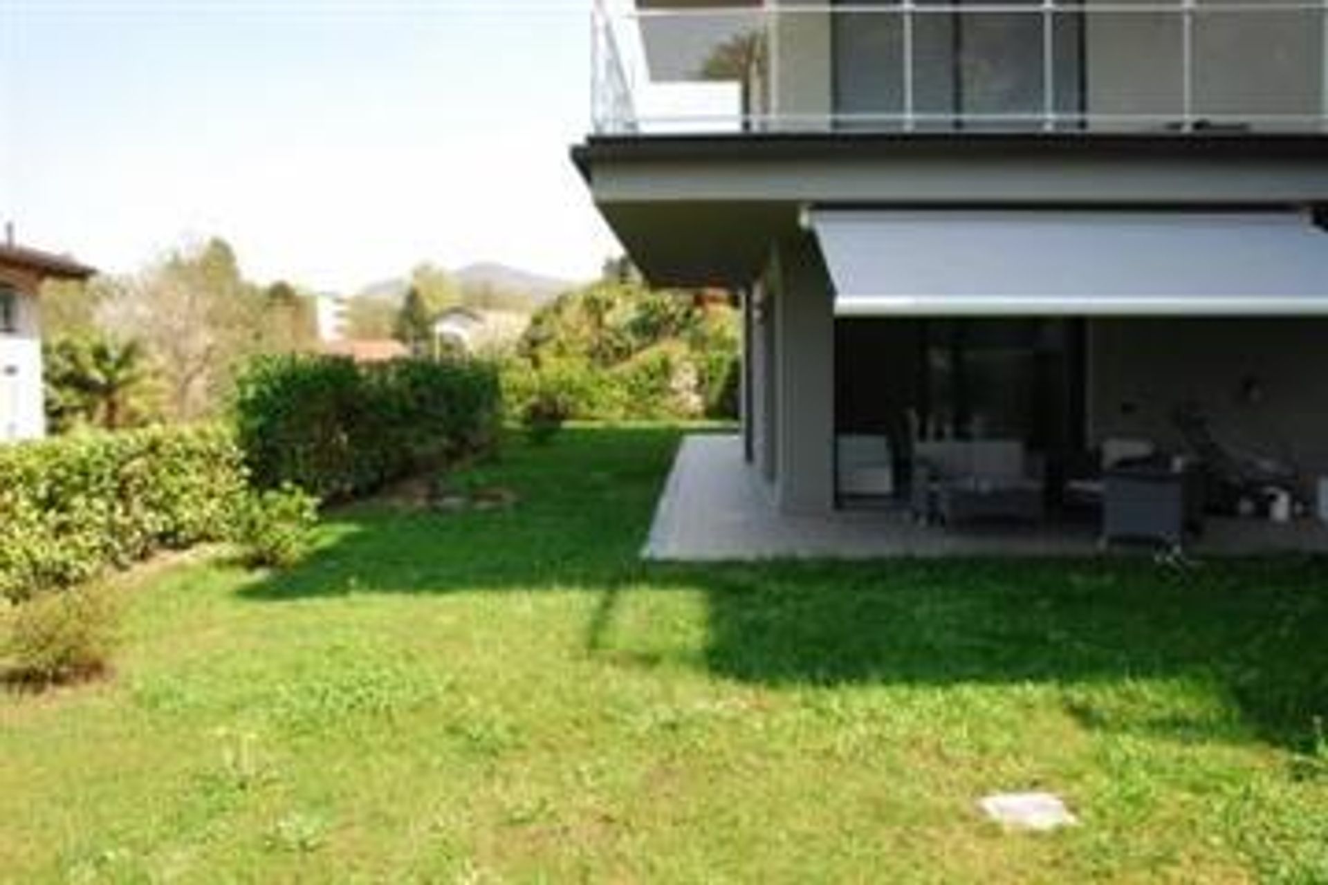 Condominium dans Leggiuno, Lombardy 10109952