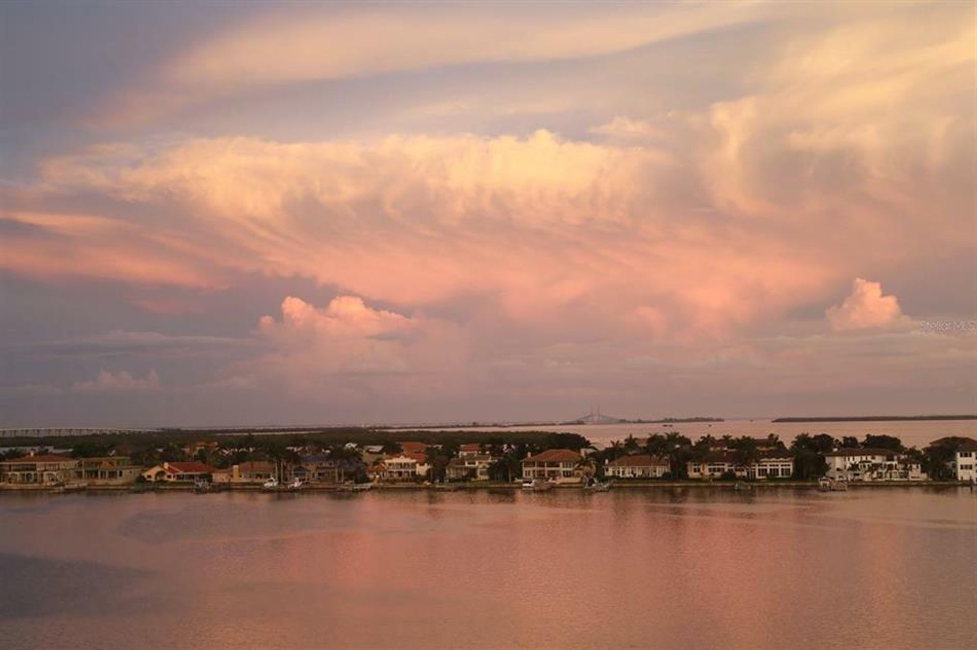 Condominium in St Petersburg, Florida 10111065