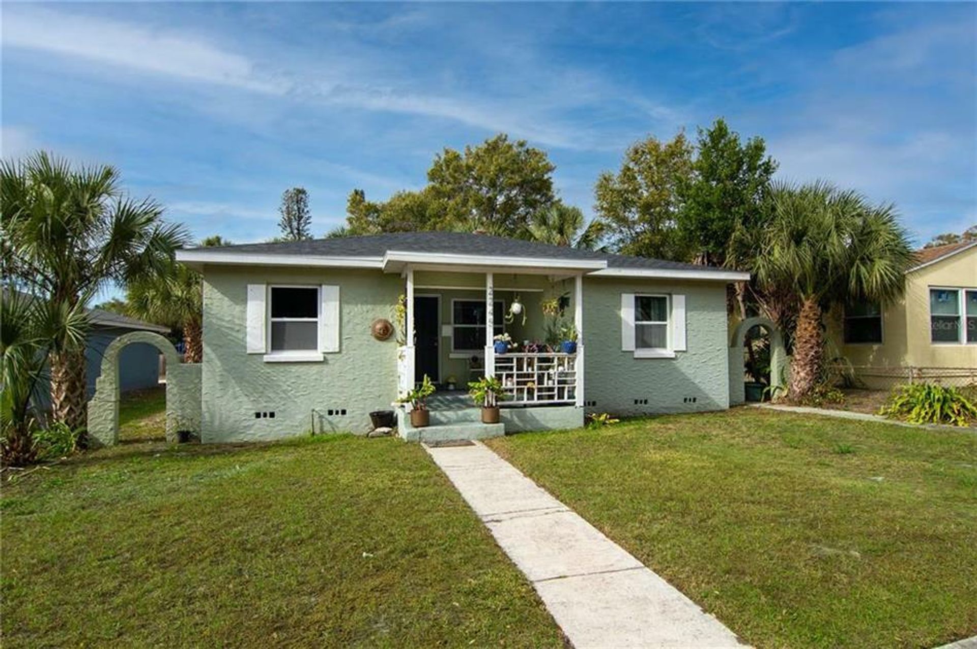 House in St. Petersburg, Florida 10111075