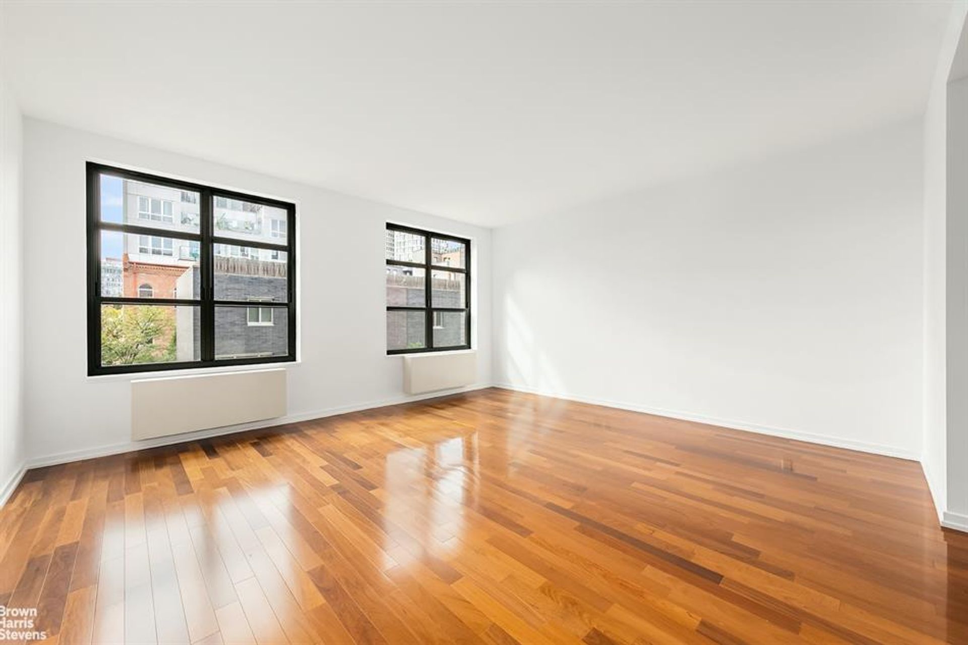 Condominium in New York, New York 10111752