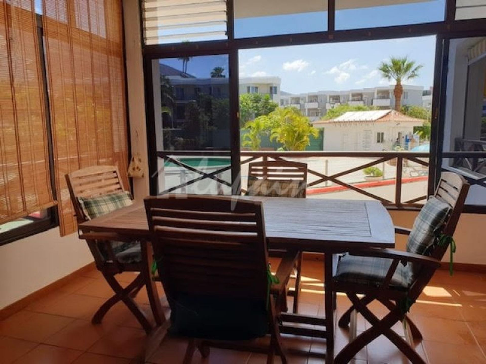 Condominium in Los Cristianos, Canarias 10112202