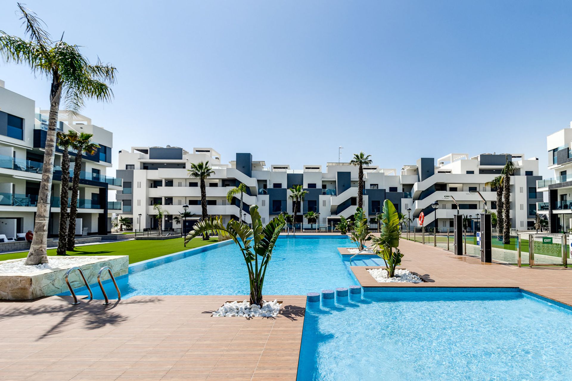 Condominium in Guardamar del Segura, Comunidad Valenciana 10112258