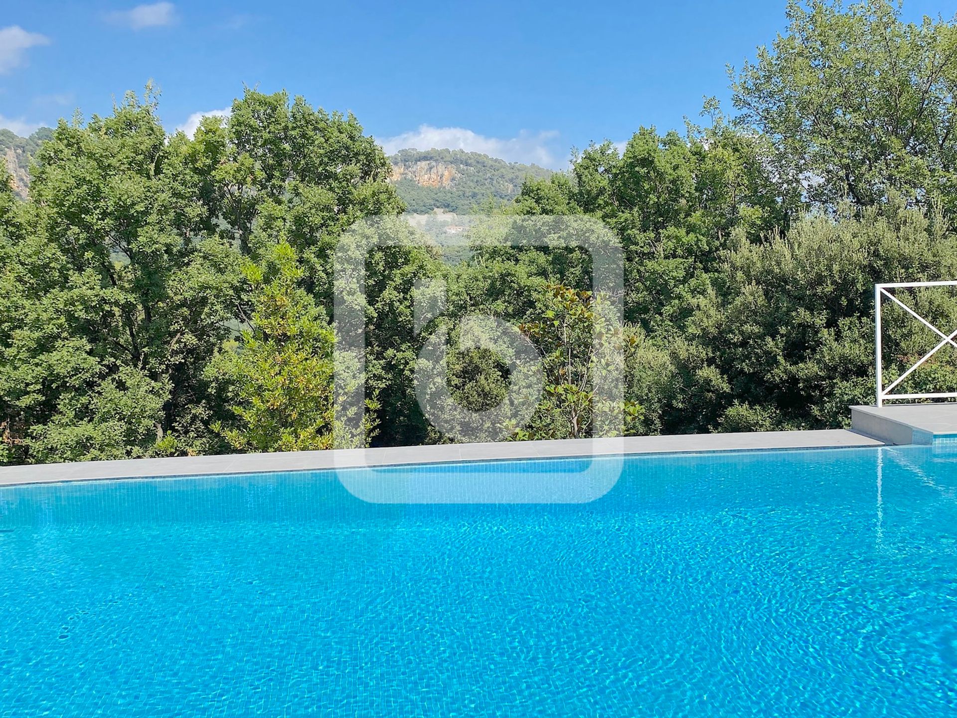 בַּיִת ב Grasse, Provence-Alpes-Côte d'Azur 10112480