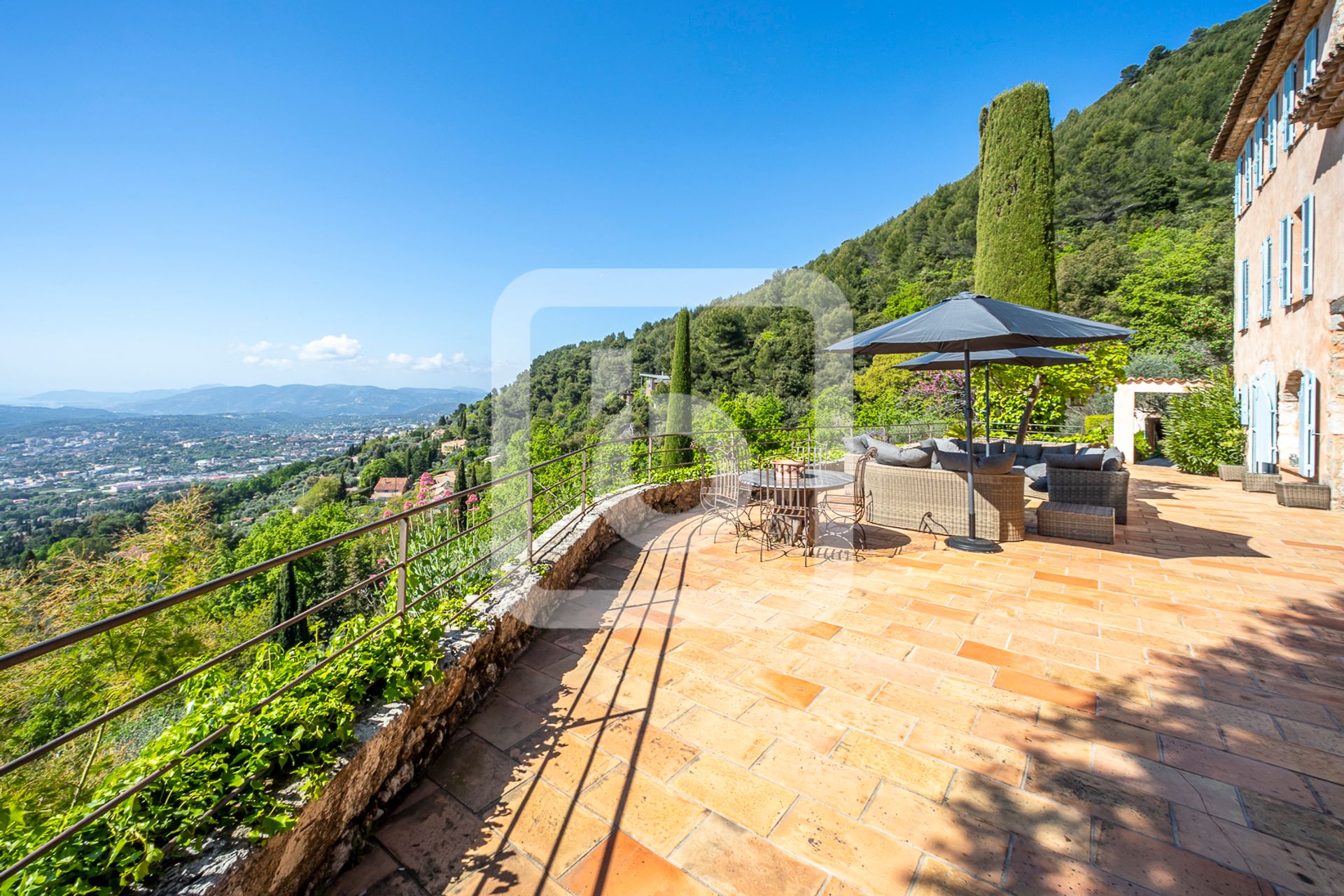 rumah dalam Grasse, Provence-Alpes-Côte d'Azur 10112654