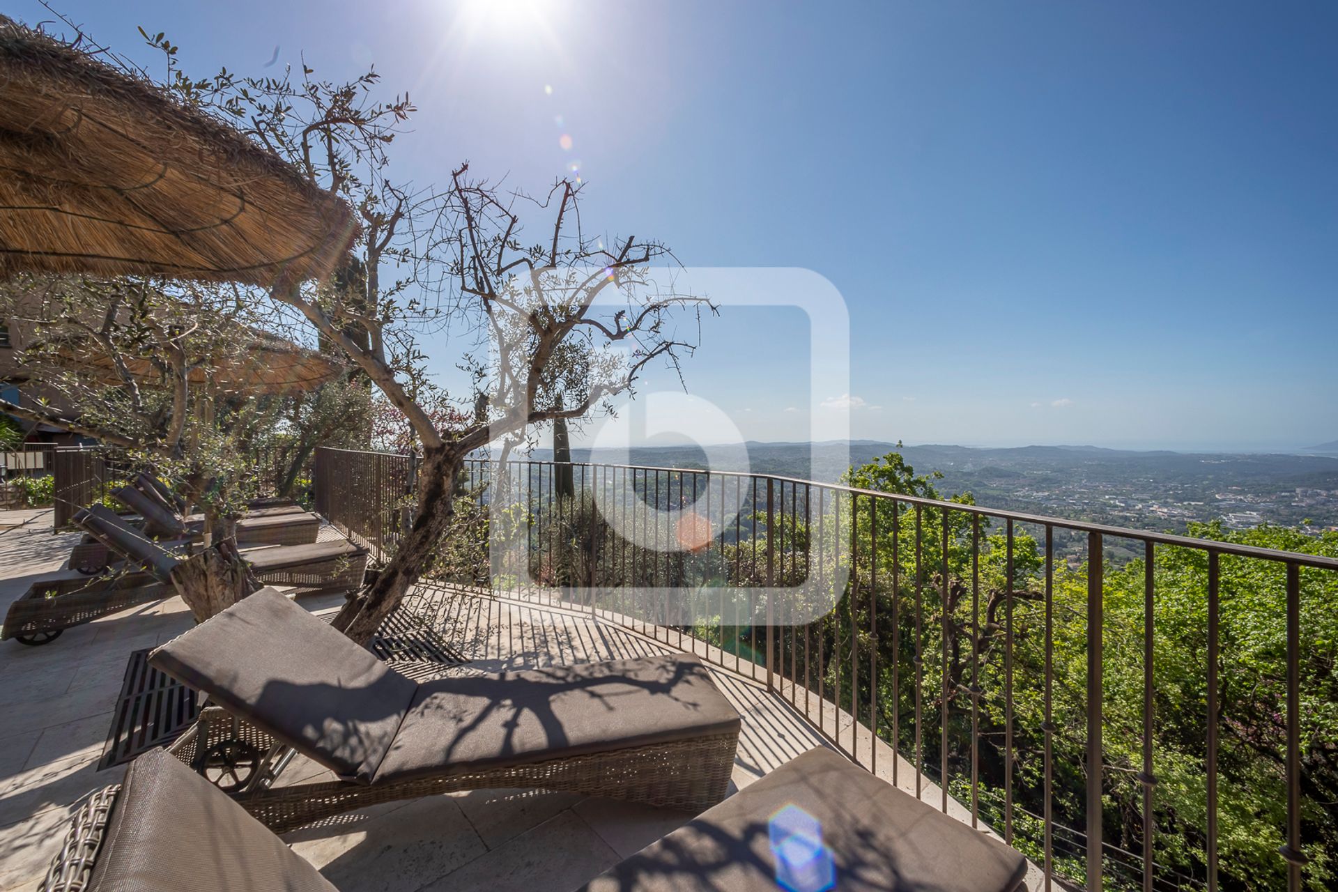 rumah dalam Grasse, Provence-Alpes-Côte d'Azur 10112654