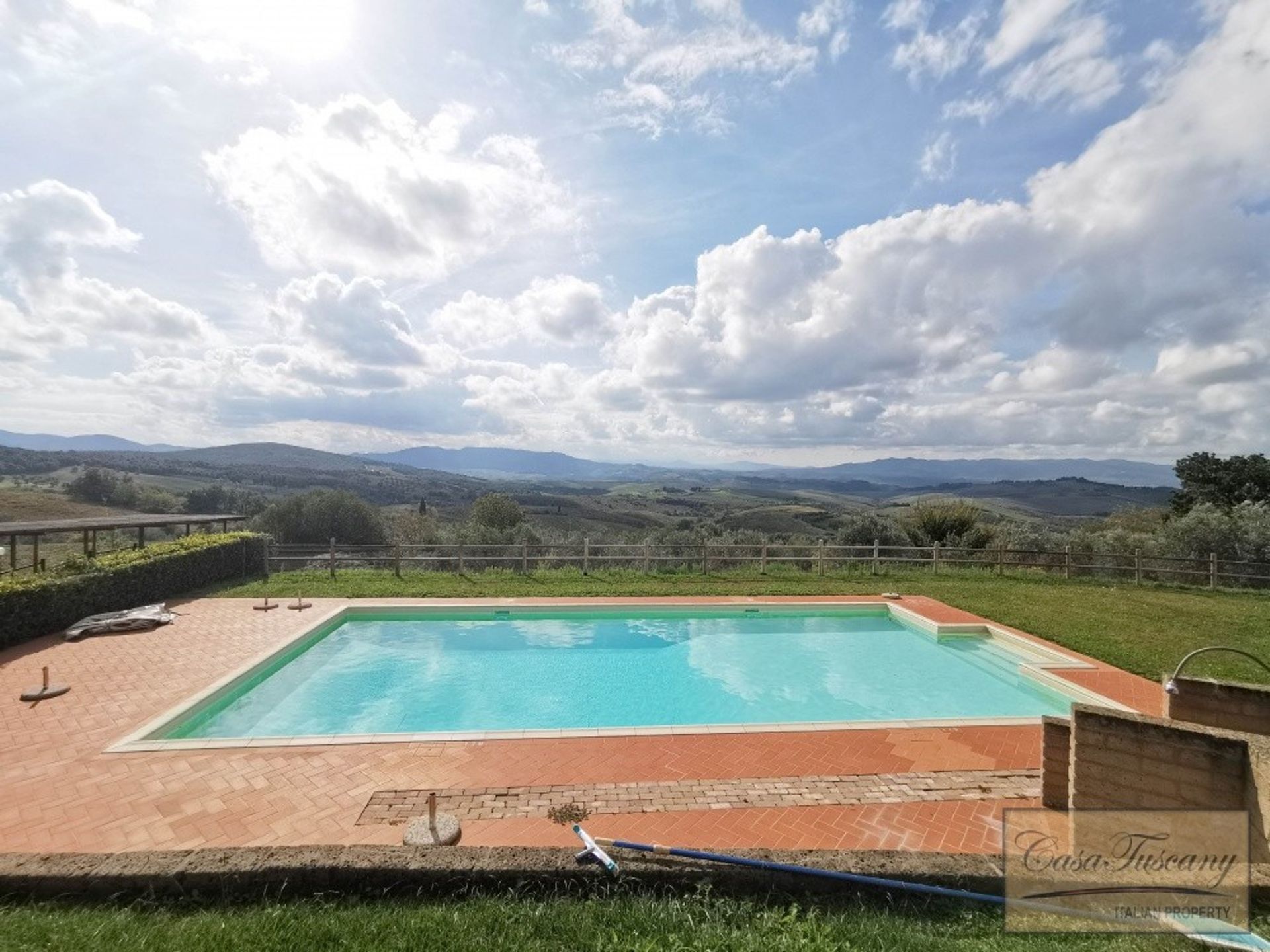 Osakehuoneisto sisään Volterra, Toscana 10112937