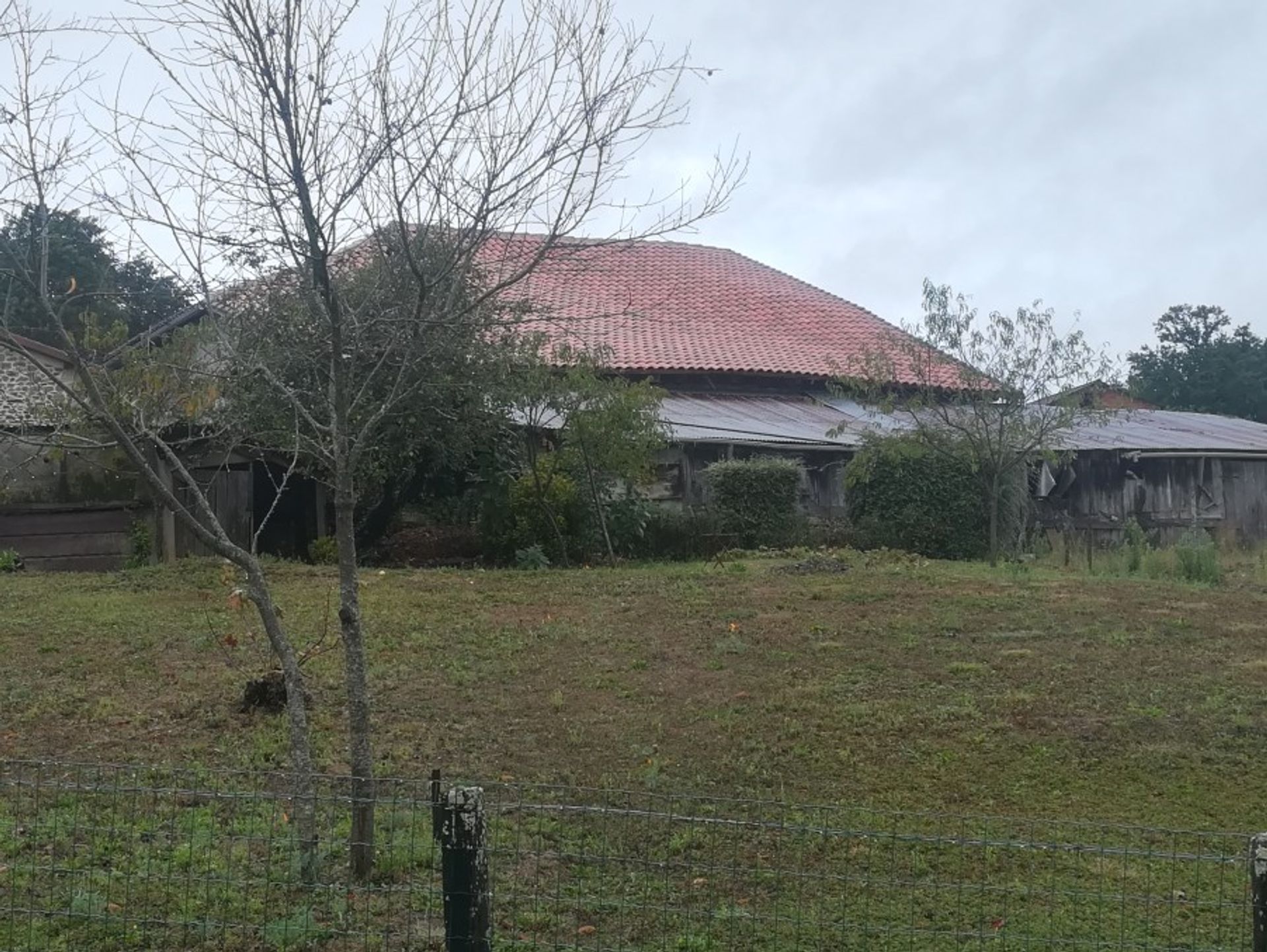 σπίτι σε Roumazieres, Nouvelle-Aquitaine 10113339