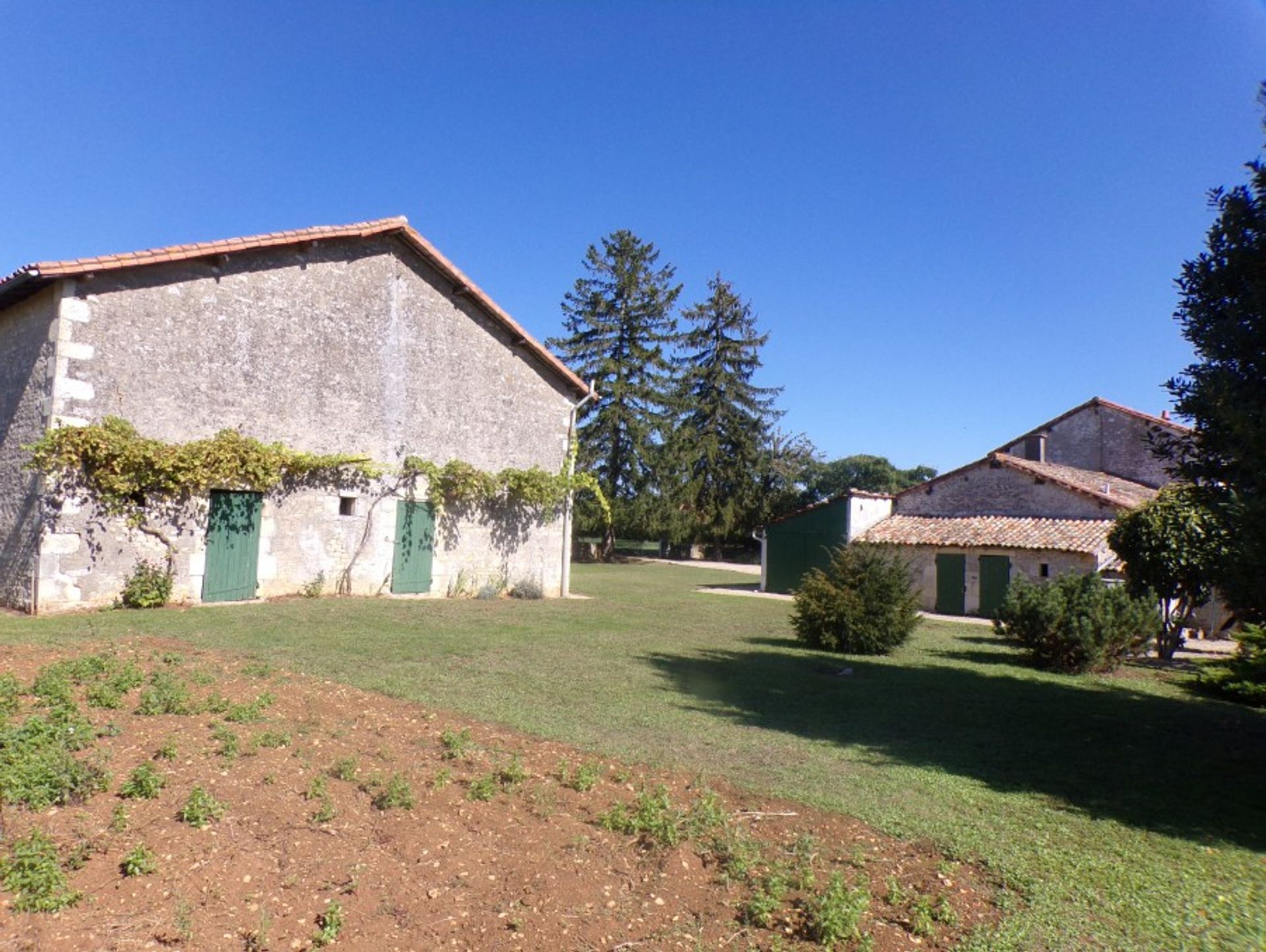 Casa nel Champagné-le-Sec, Nouvelle-Aquitaine 10113416