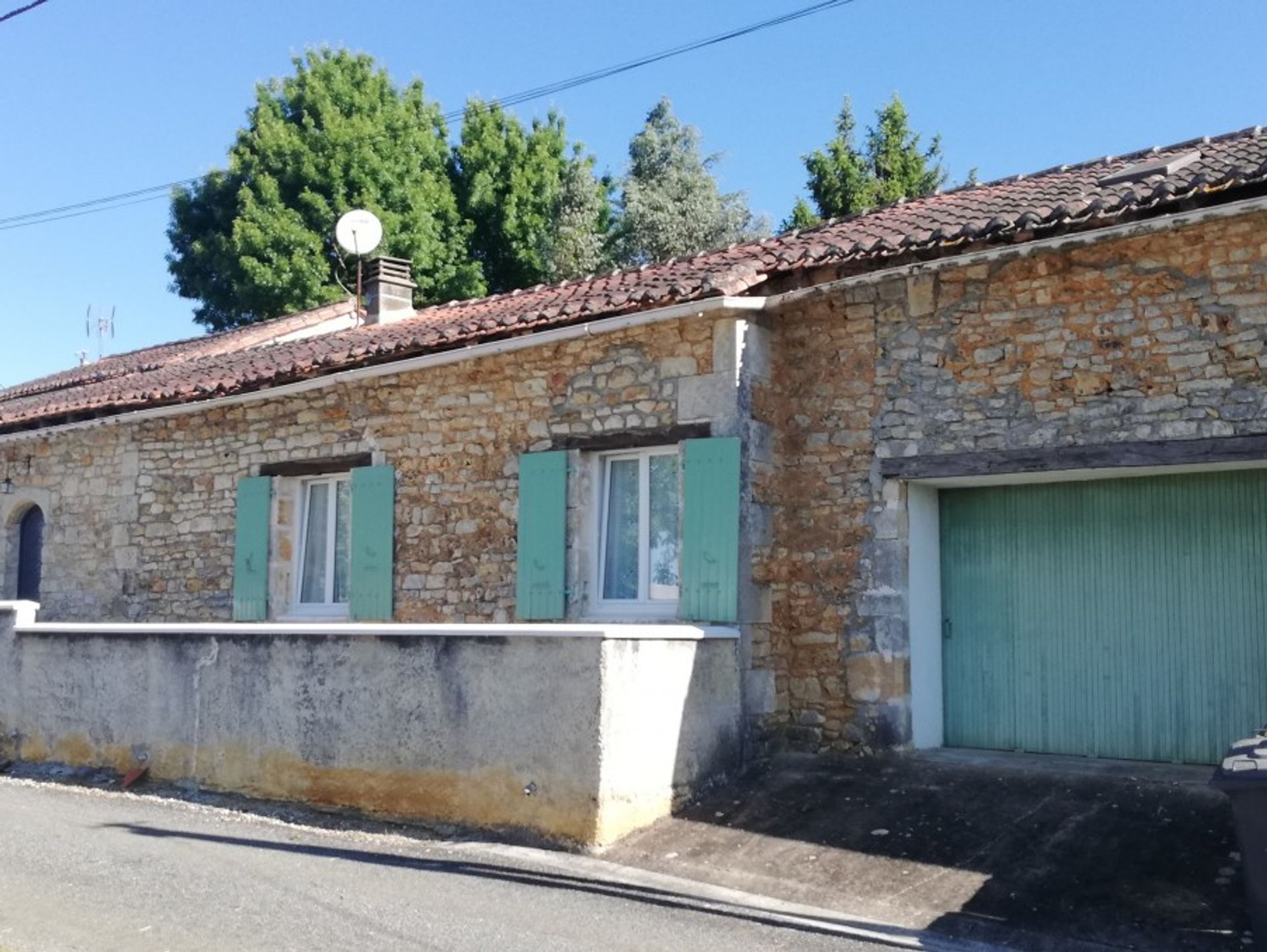 casa no Chasseneuil-sur-Bonnieure, Nouvelle-Aquitaine 10113431