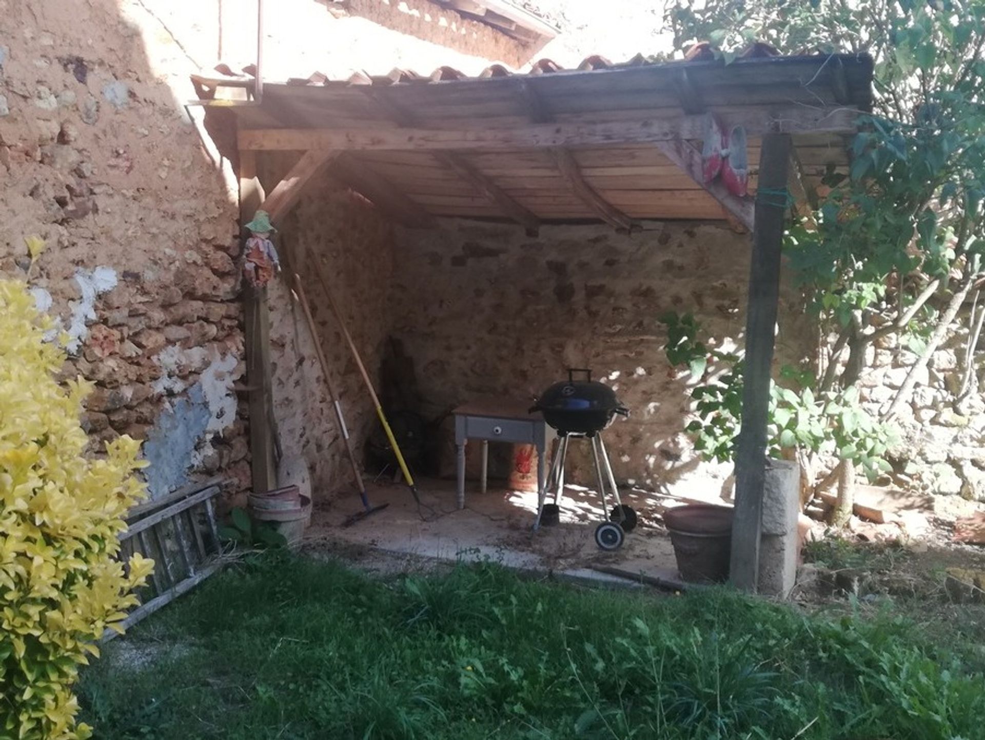 casa en Chasseneuil-sur-Bonnieure, Nouvelle-Aquitaine 10113443