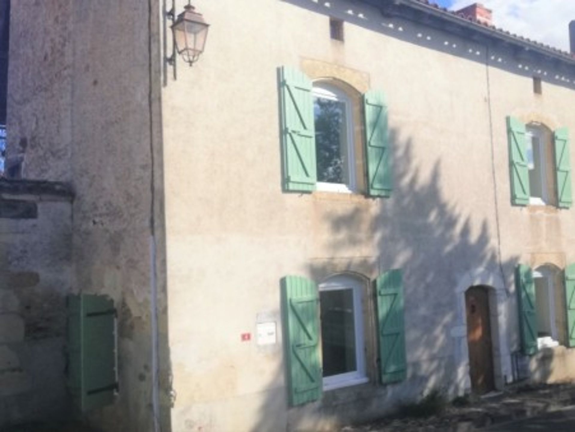 casa en Chasseneuil-sur-Bonnieure, Nouvelle-Aquitaine 10113443