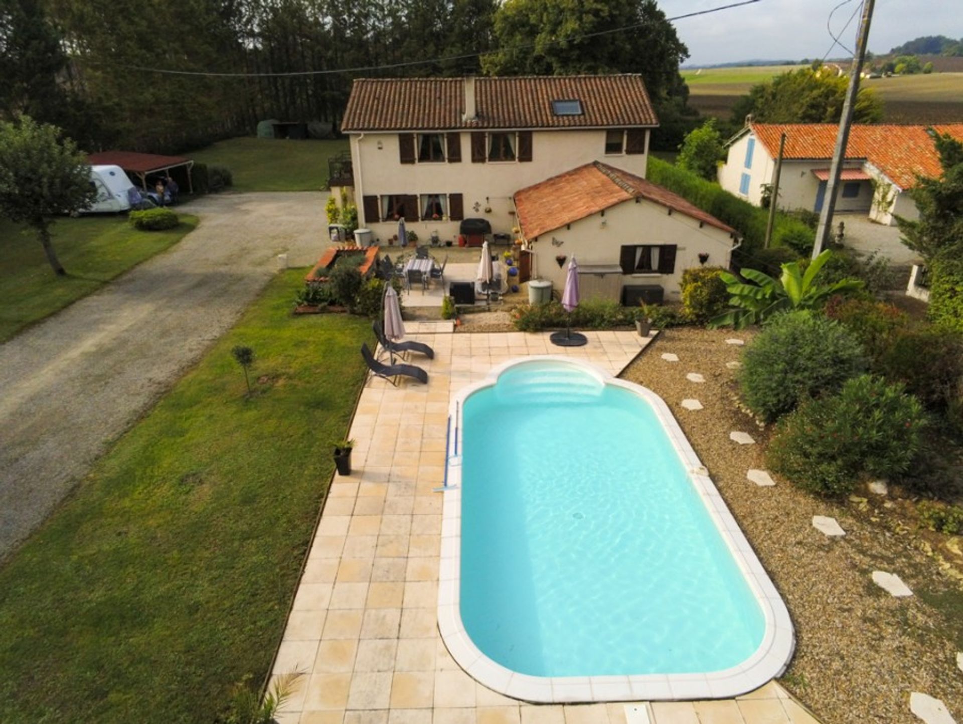 Hus i Cherval, Nouvelle-Aquitaine 10113461