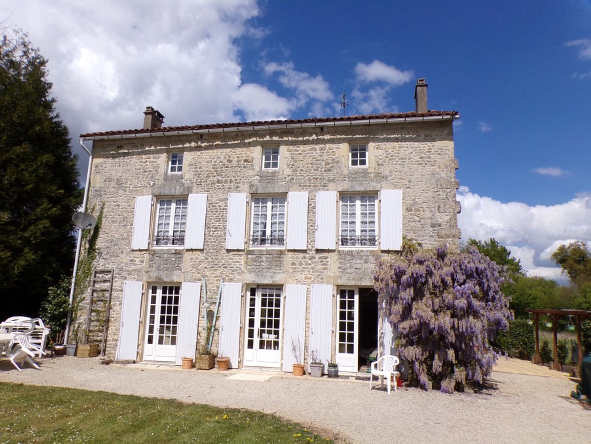 Casa nel La Forêt-de-Tessé, Nouvelle-Aquitaine 10113472