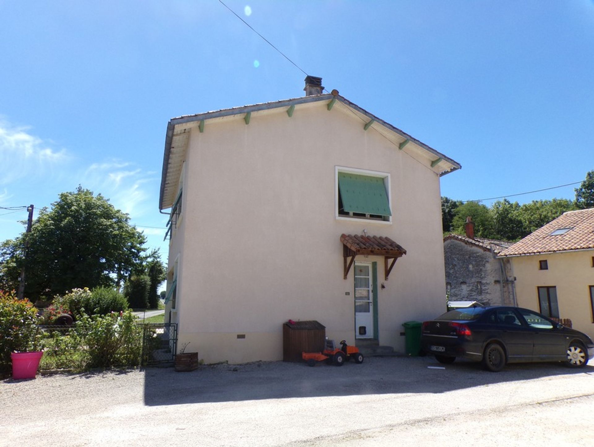 House in Lezay, Nouvelle-Aquitaine 10113479