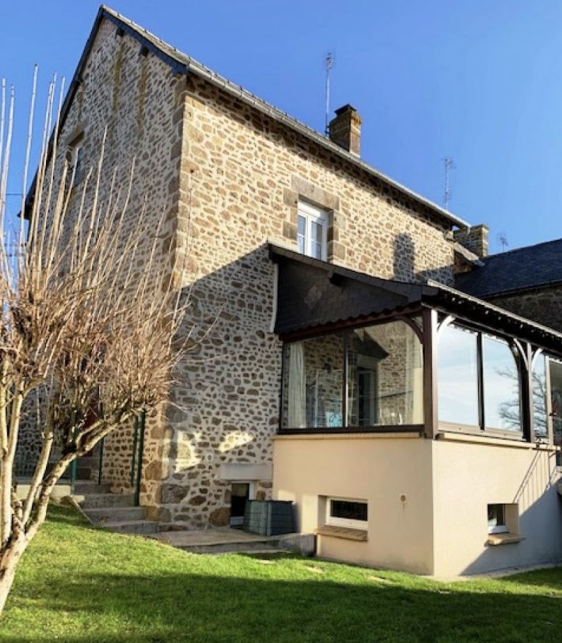 Будинок в Montreuil-Poulay, Pays de la Loire 10113648