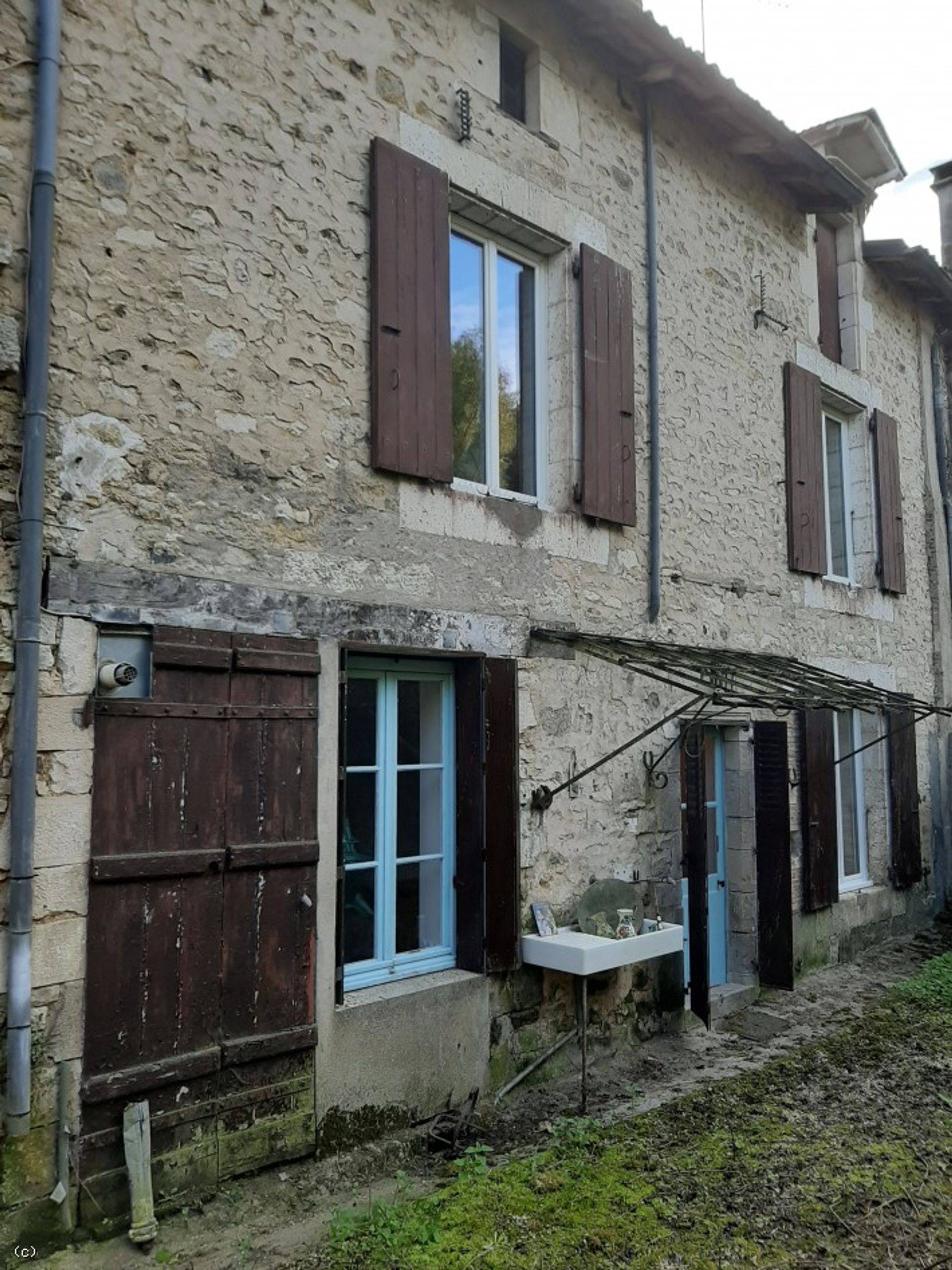 casa en Charroux, Nouvelle-Aquitaine 10113694